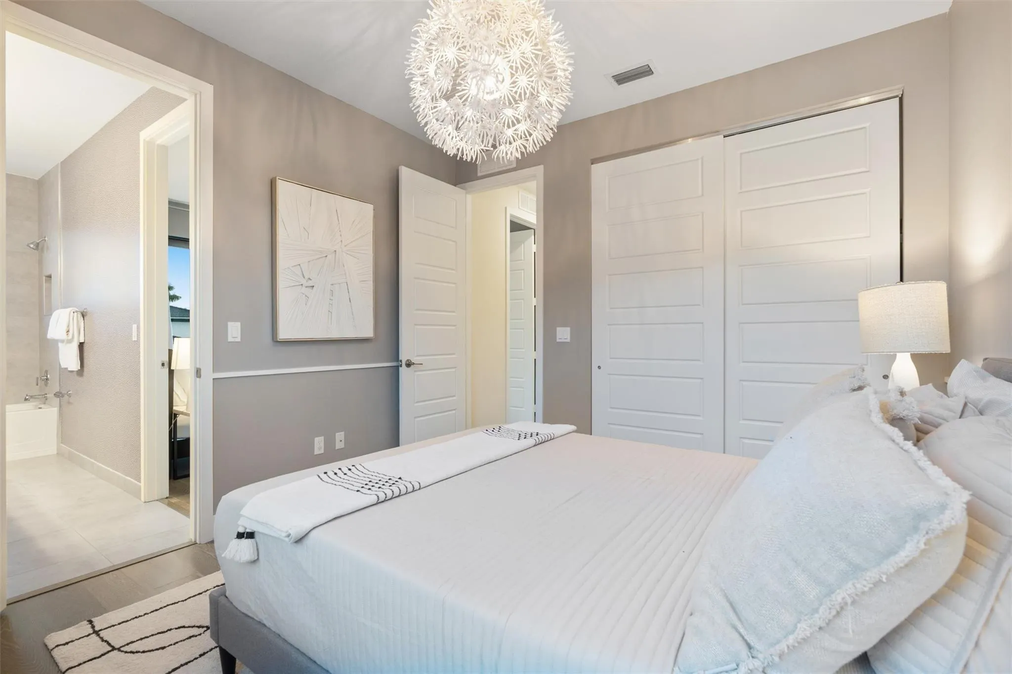 10593 N Lago Vista Cir
