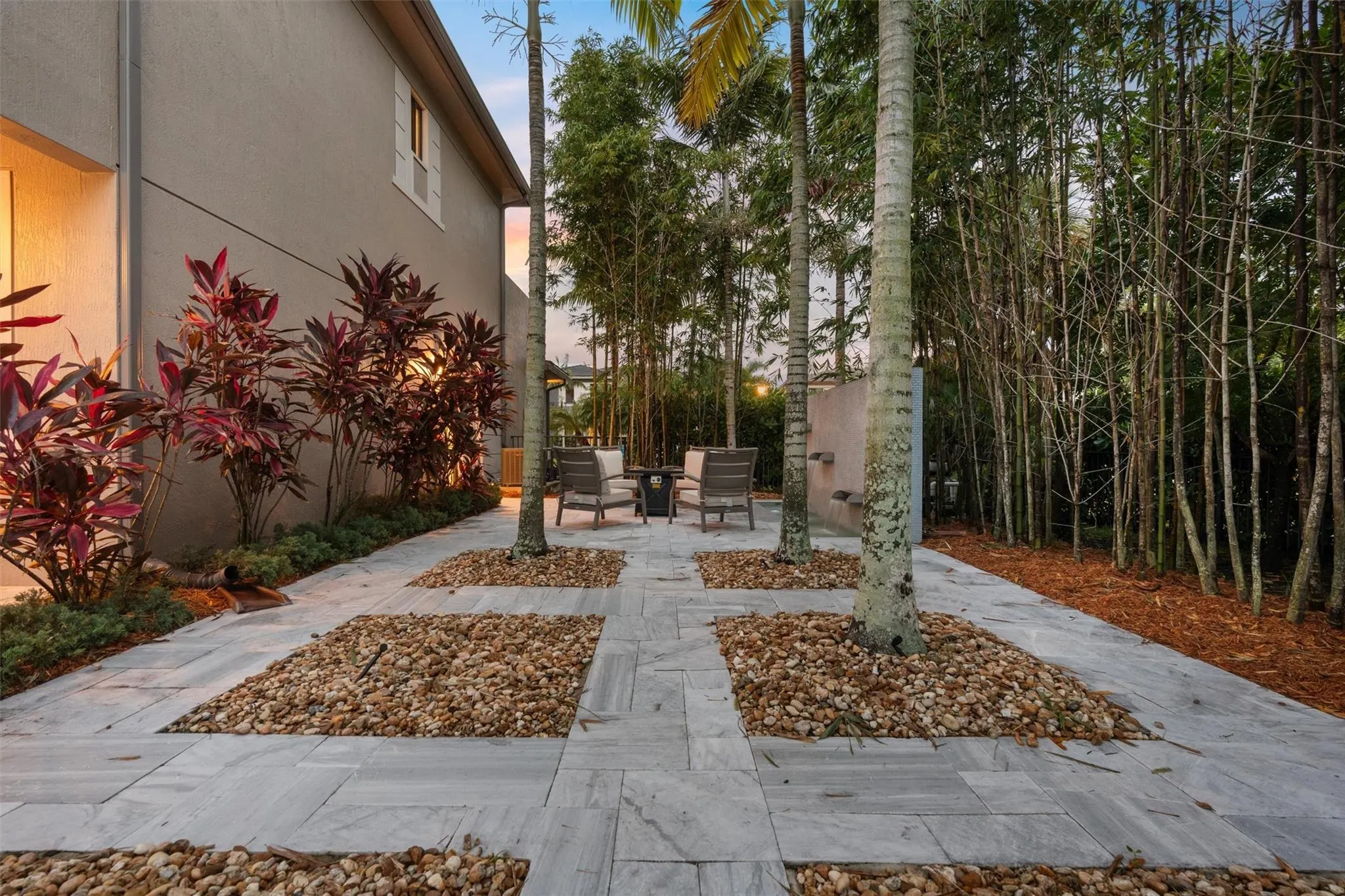 10593 N Lago Vista Cir