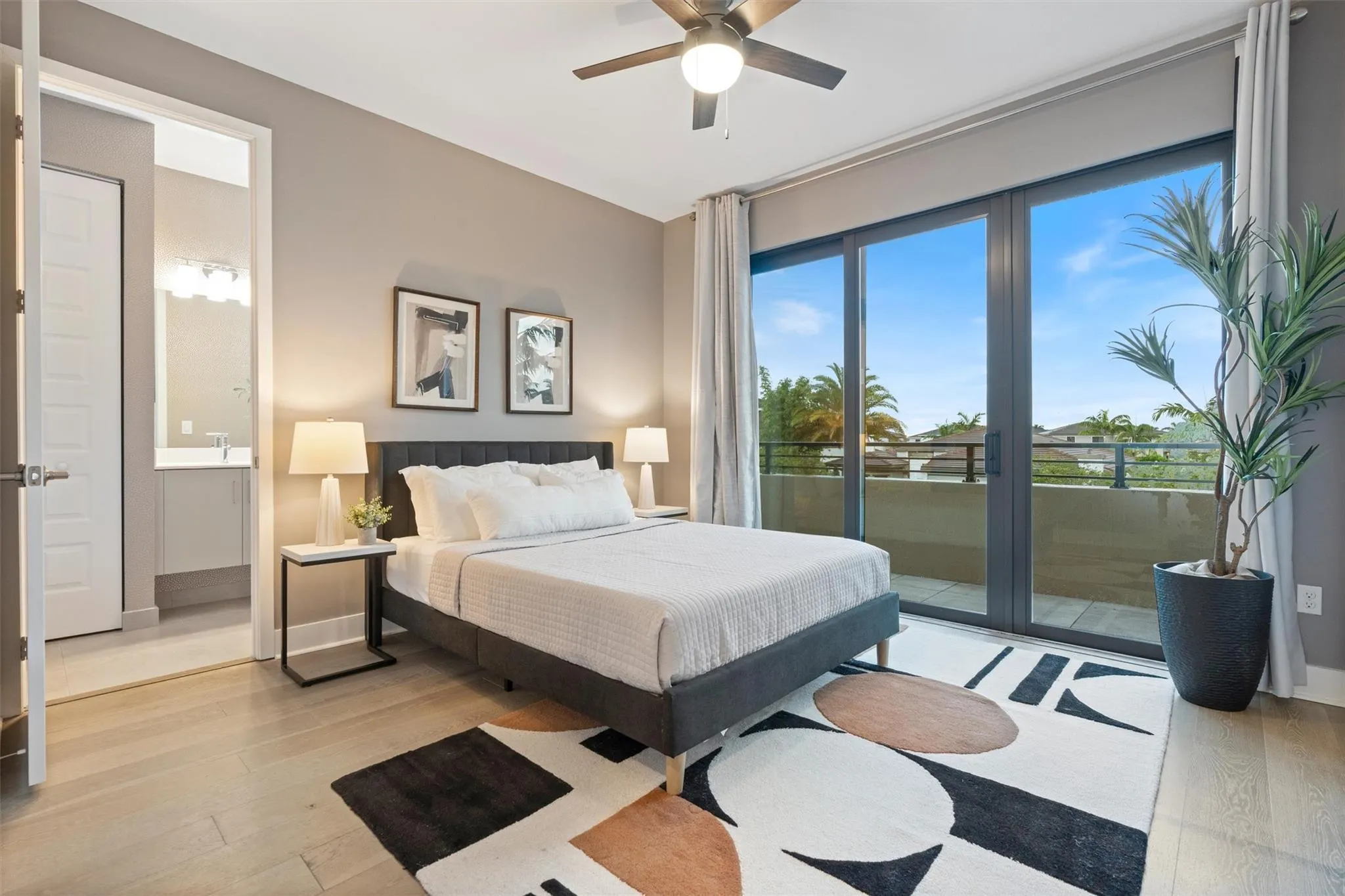 10593 N Lago Vista Cir