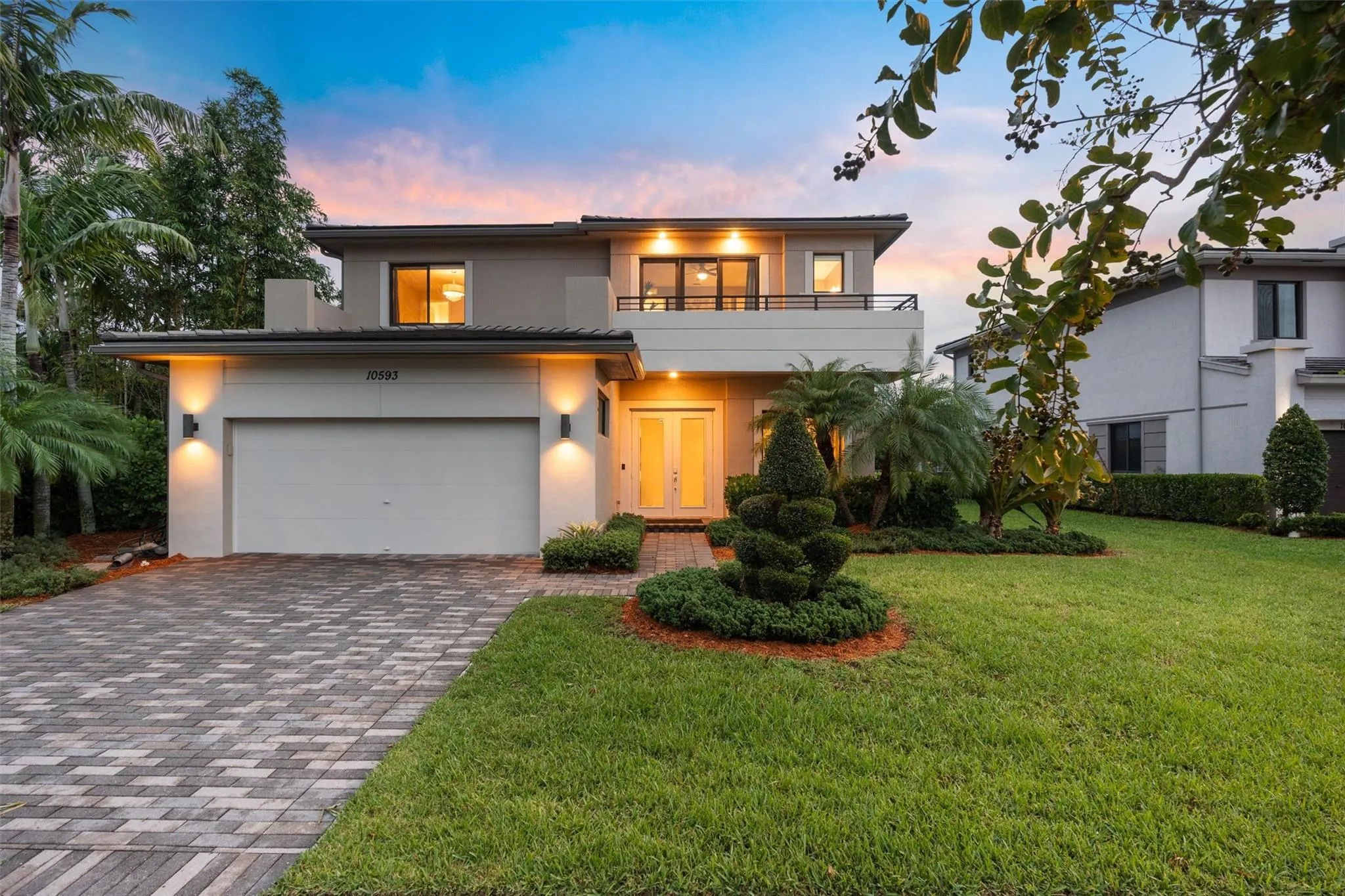 10593 N Lago Vista Cir