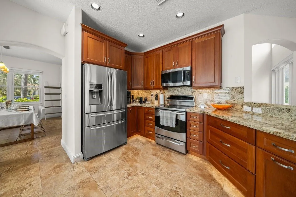 19077 nw 23rd ct