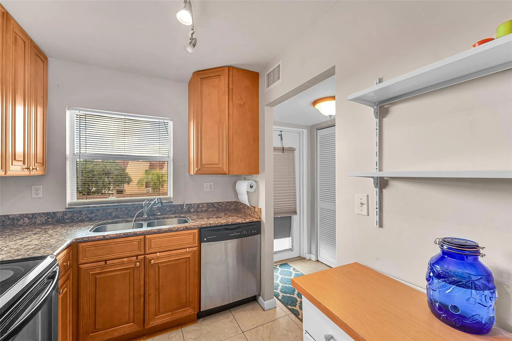 9261 Sunrise Lakes Blvd, #309