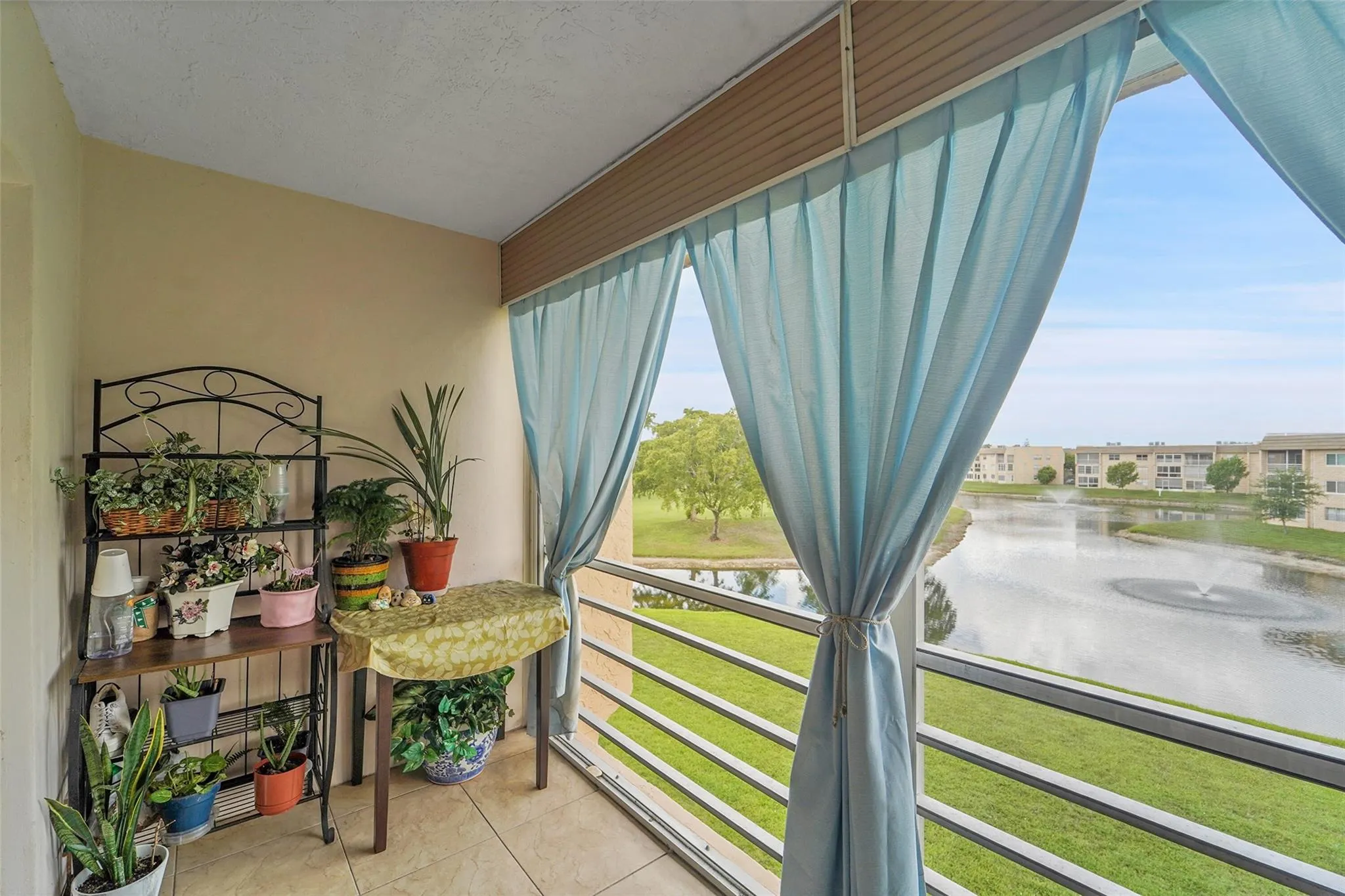 9261 Sunrise Lakes Blvd, #309