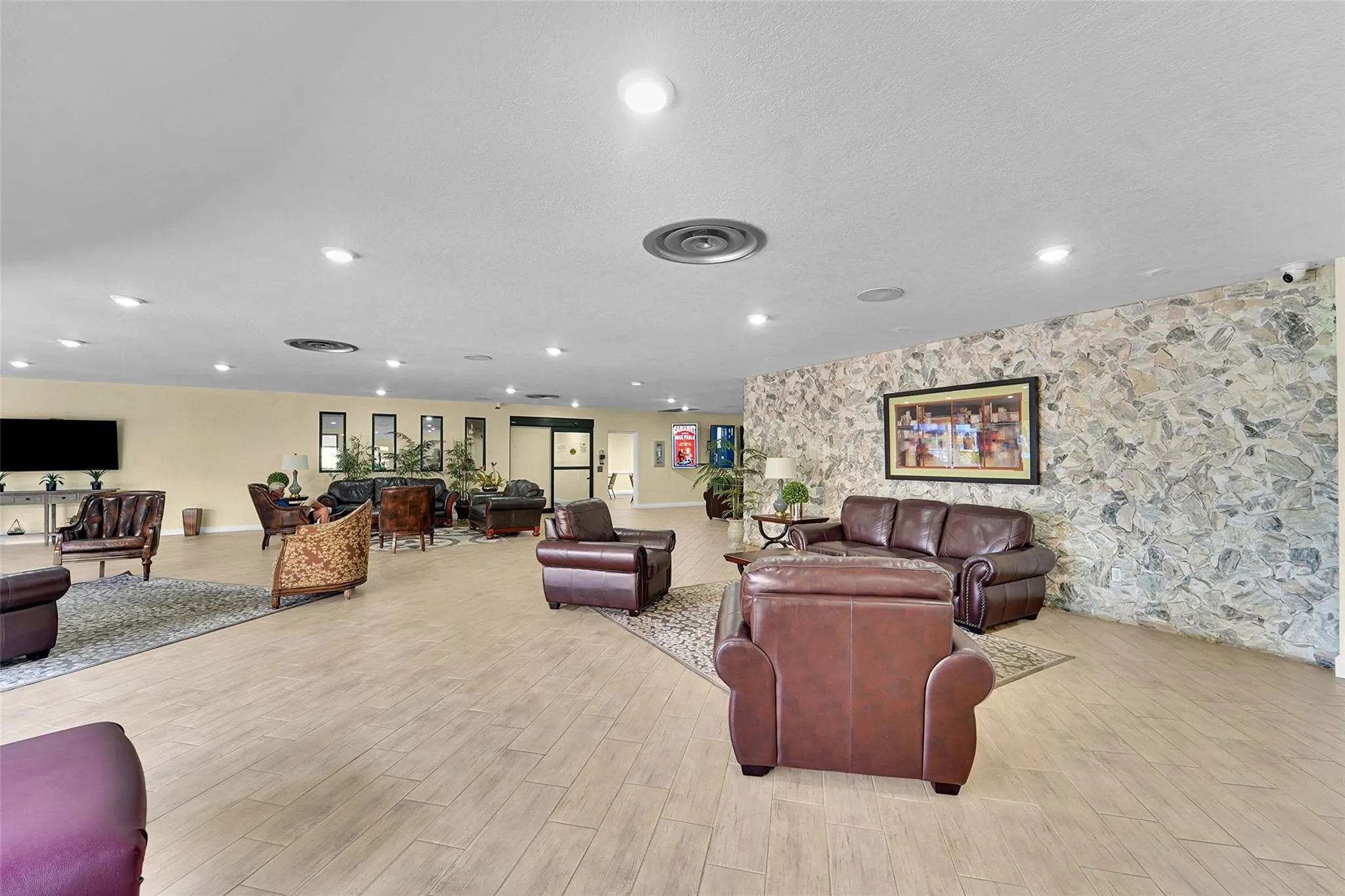 9261 Sunrise Lakes Blvd, #309