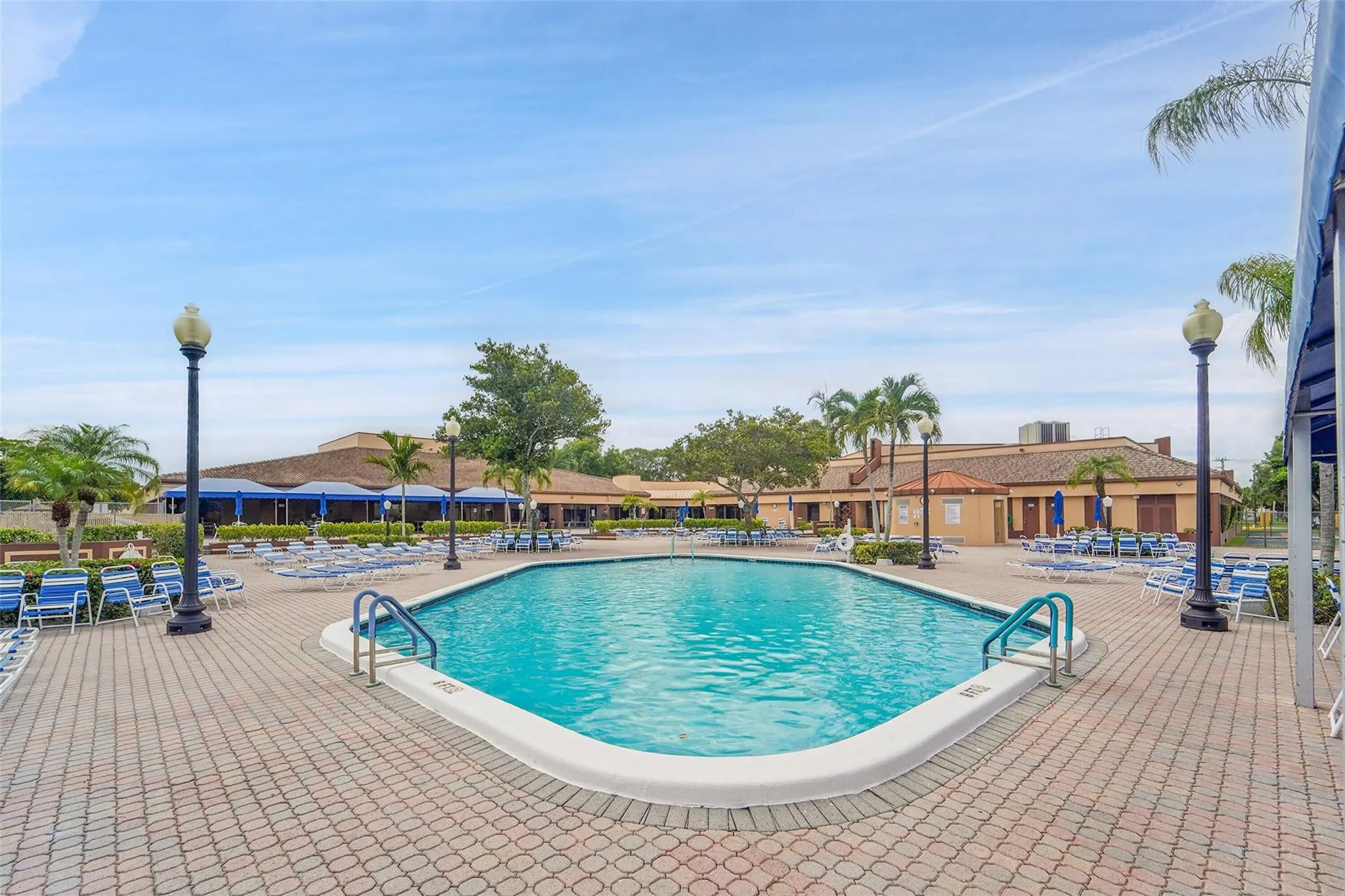 9261 Sunrise Lakes Blvd, #309
