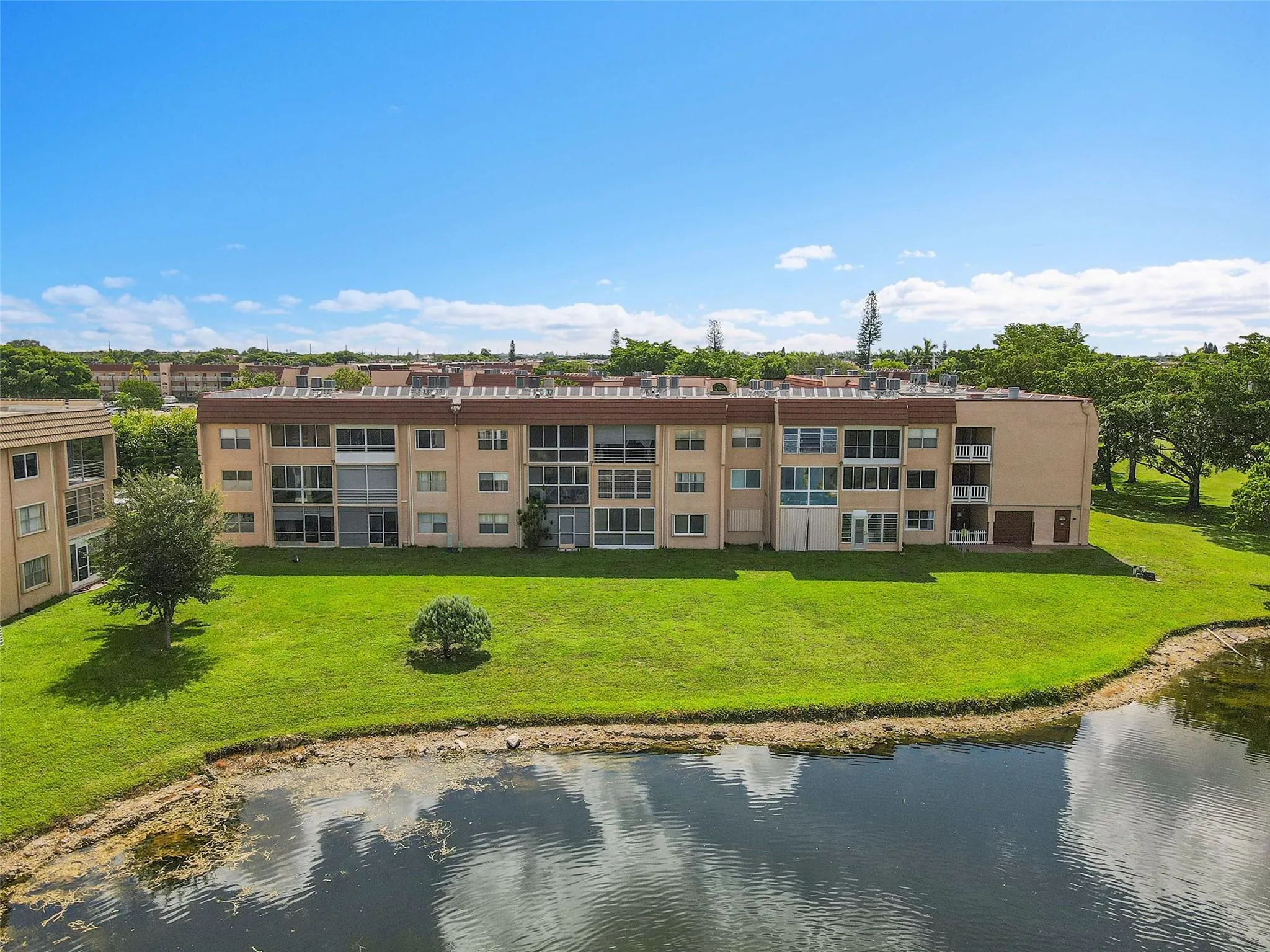 9261 Sunrise Lakes Blvd, #309