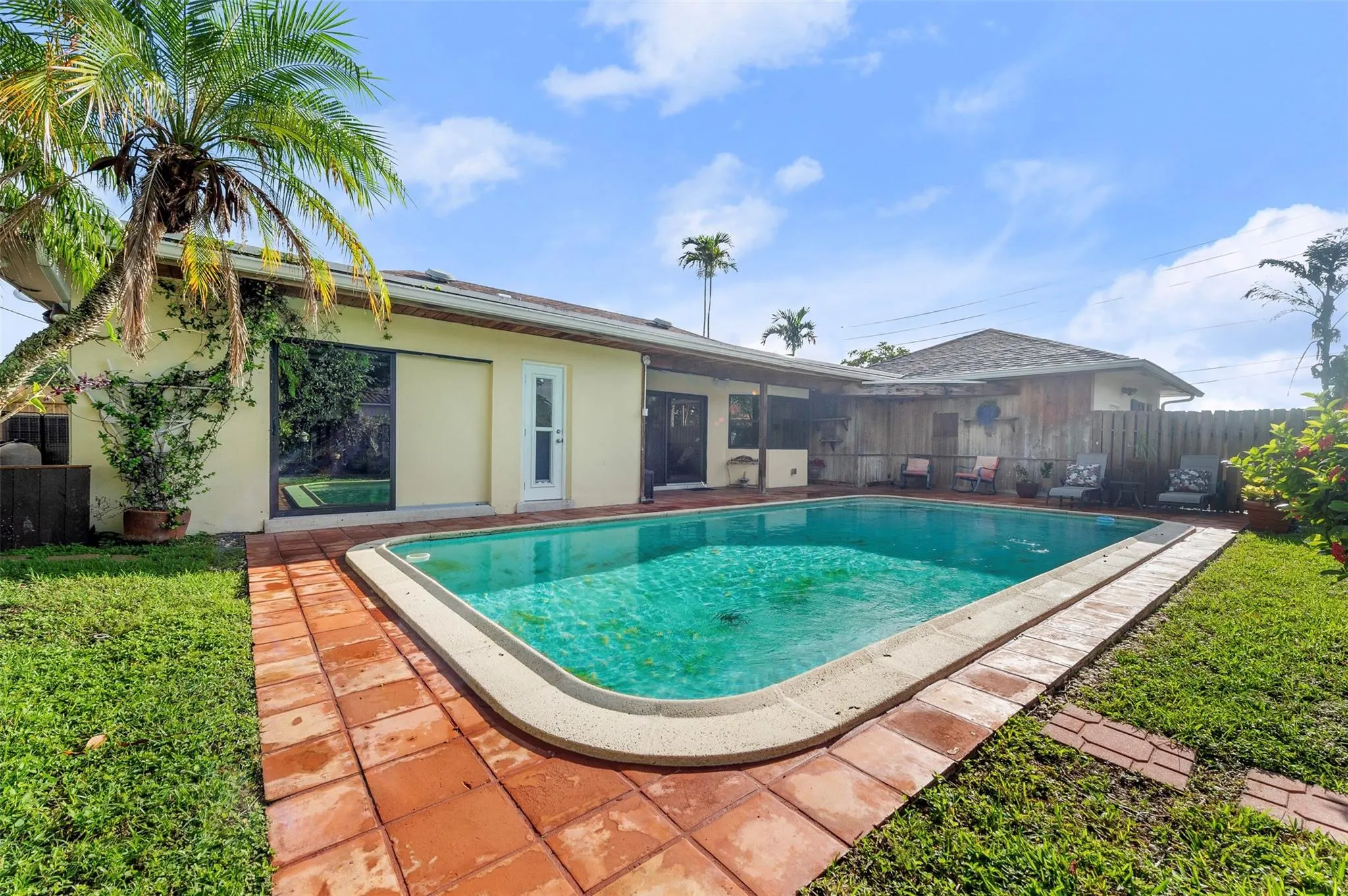 4300 NW 7th Ct