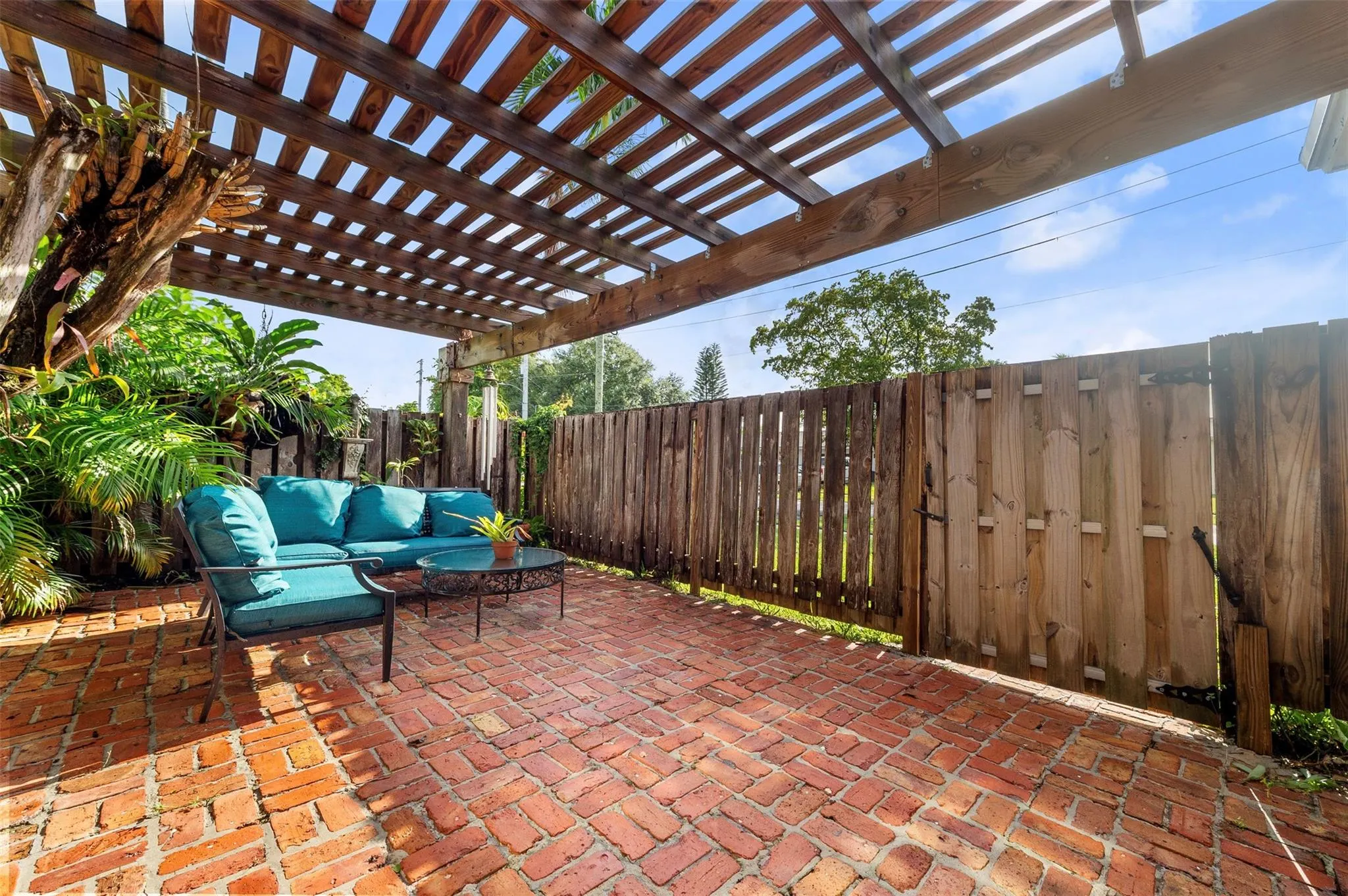 4300 NW 7th Ct