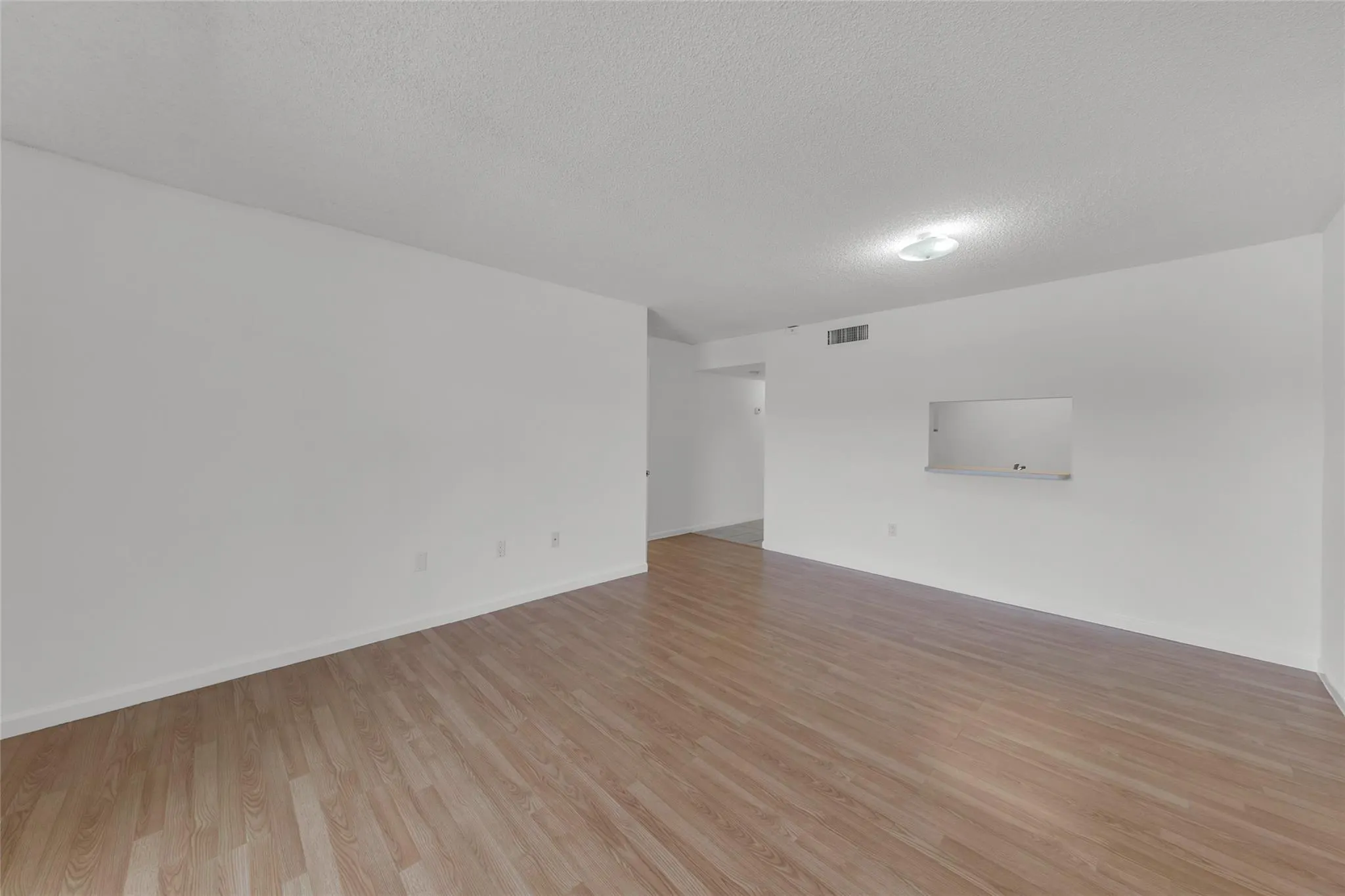 721 N Pine Island Rd, #319