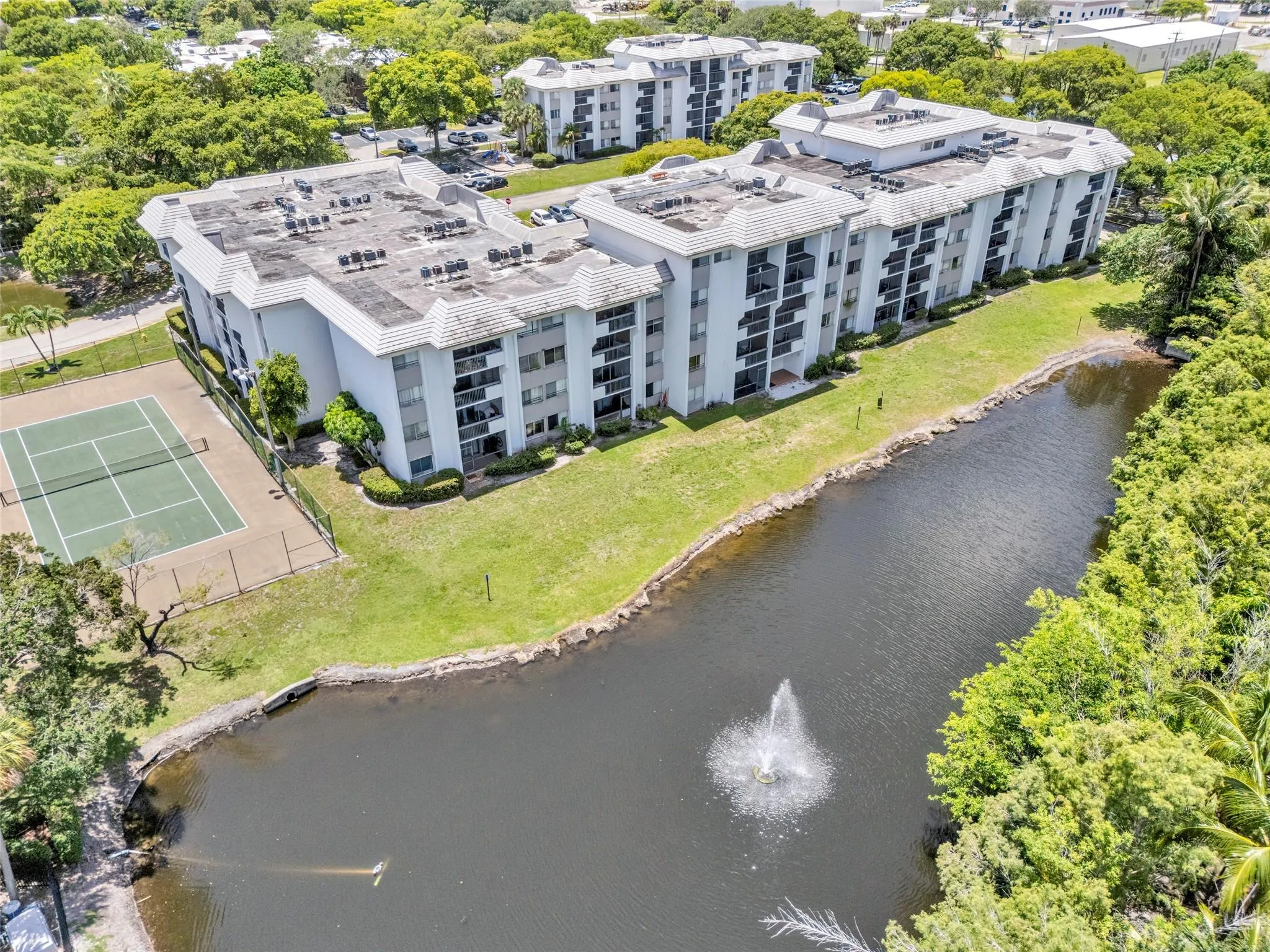 721 N Pine Island Rd, #319