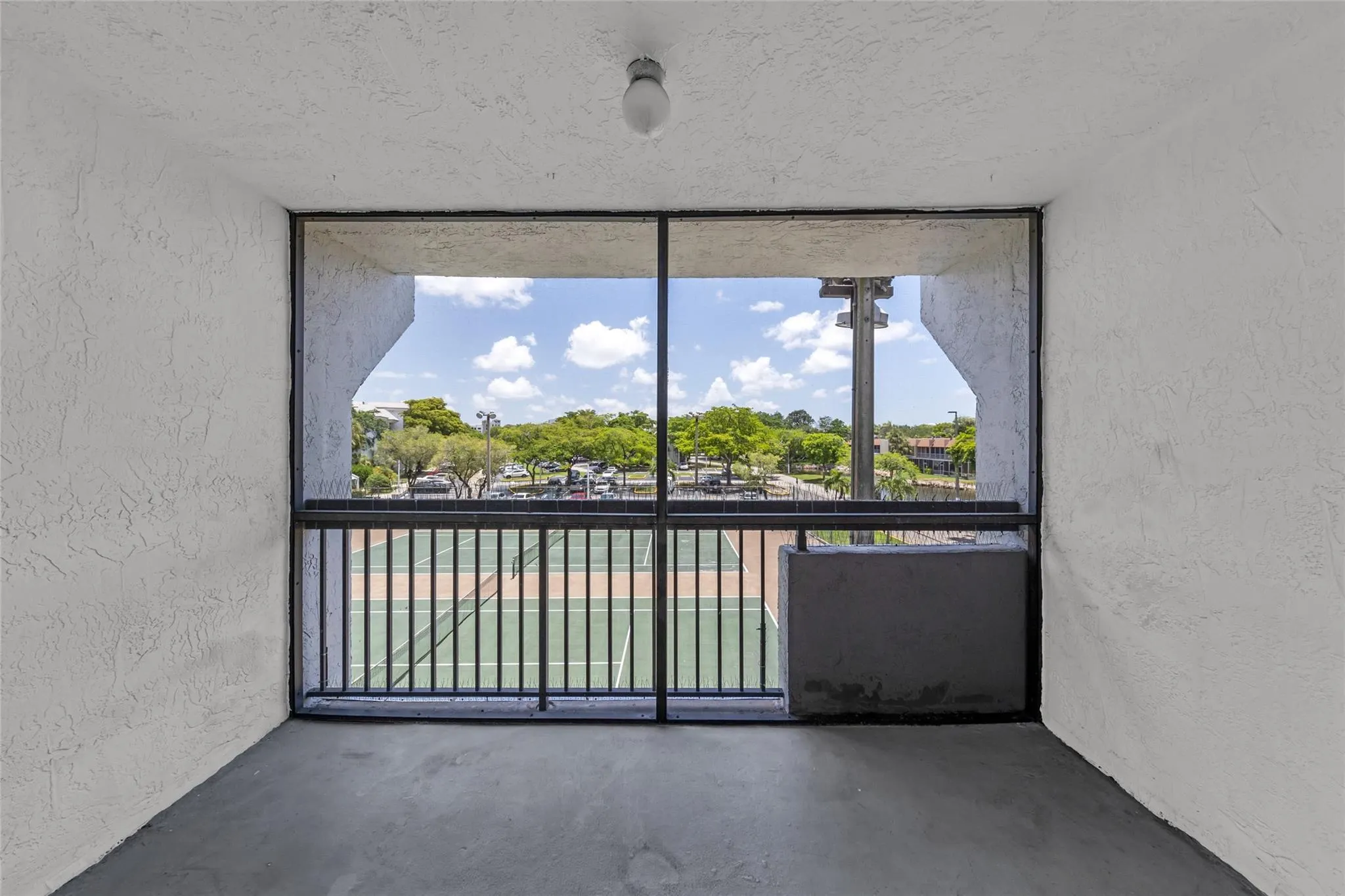 721 N Pine Island Rd, #319