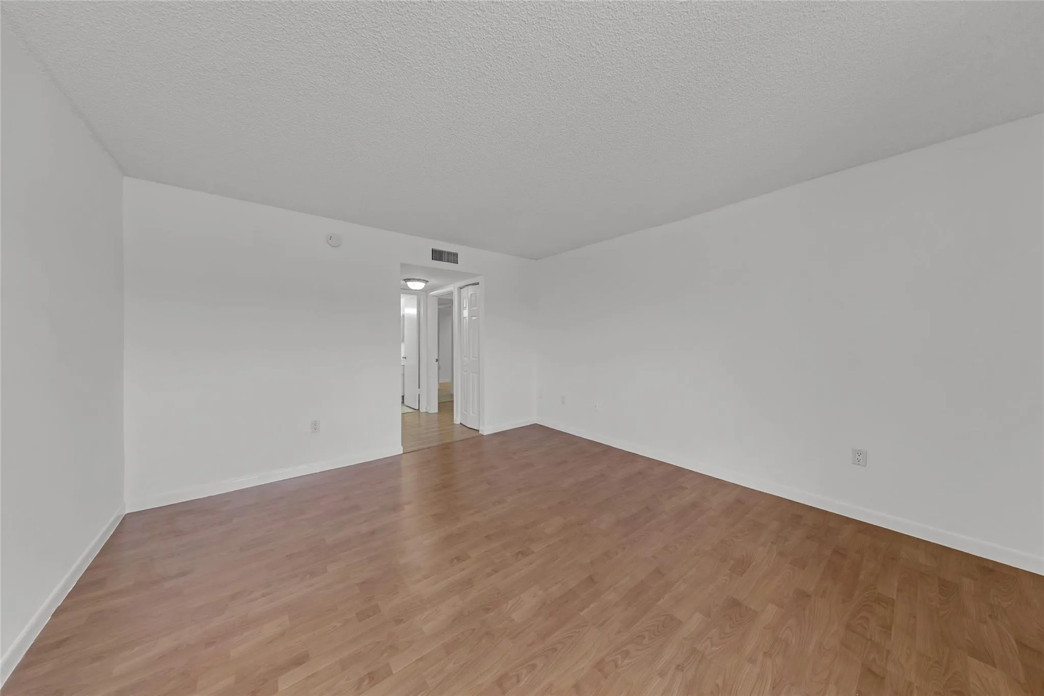 721 N Pine Island Rd, #319