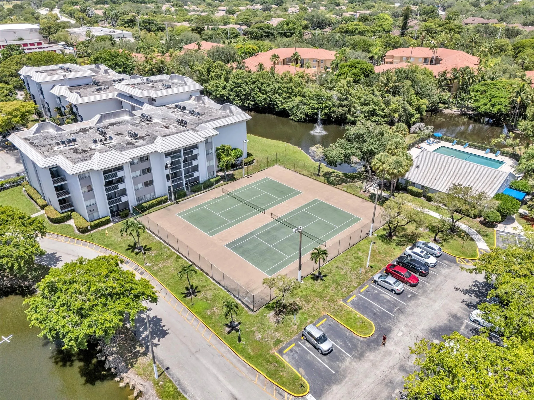 721 N Pine Island Rd, #319