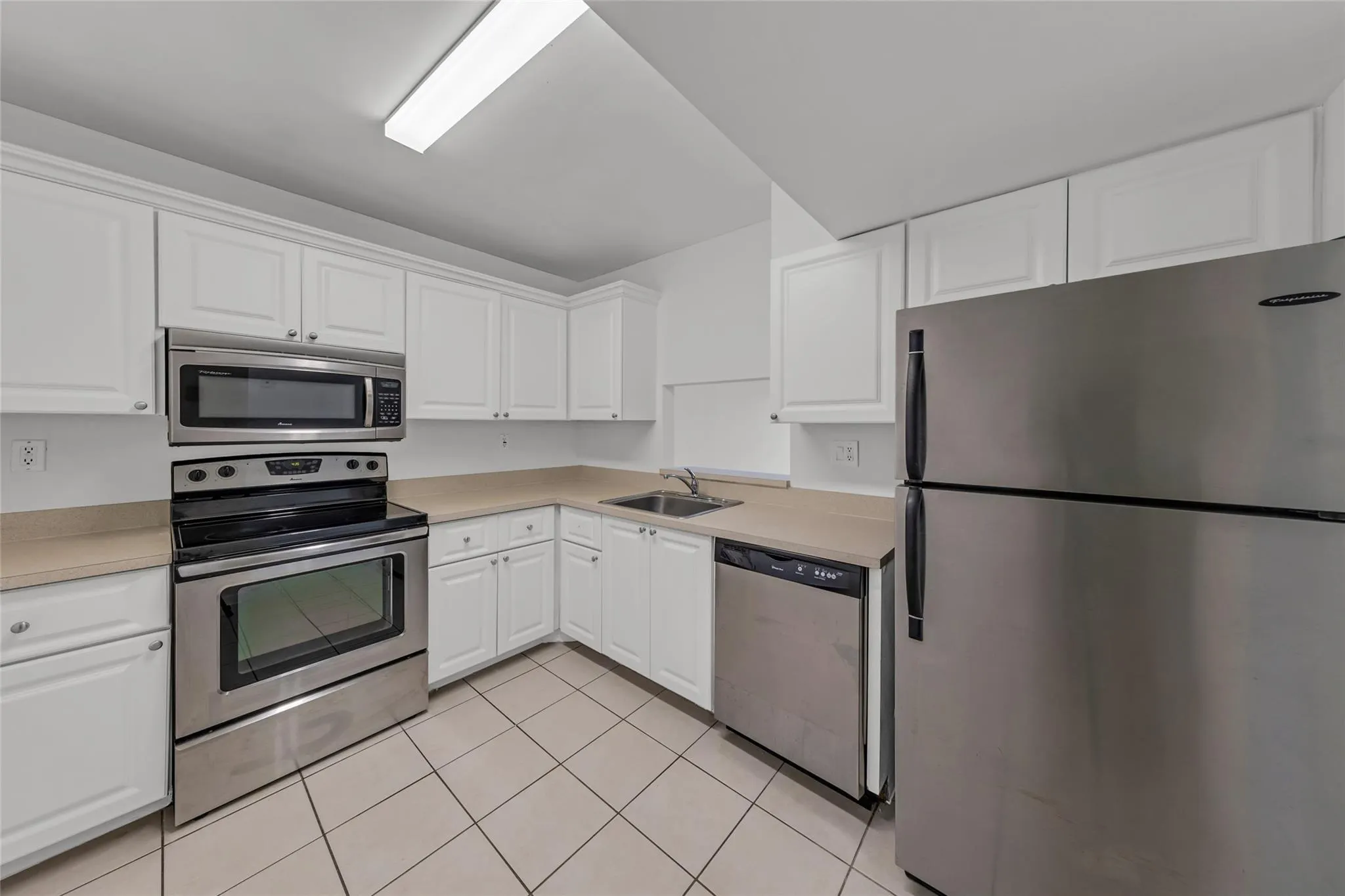 721 N Pine Island Rd, #319