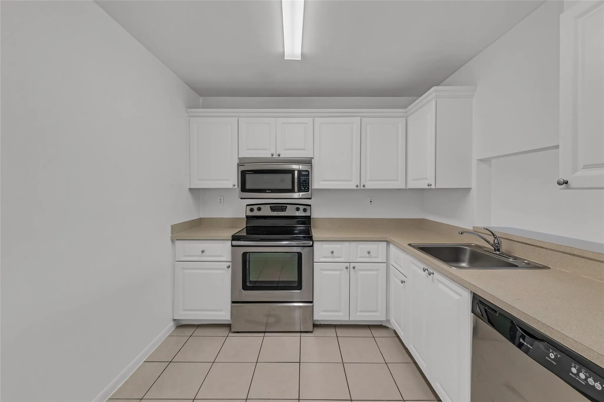 721 N Pine Island Rd, #319