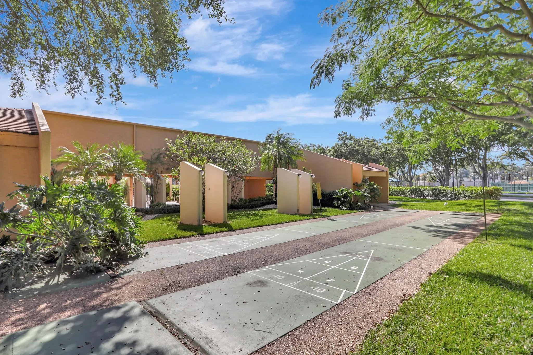 6033 Coral Lake Dr, #6033