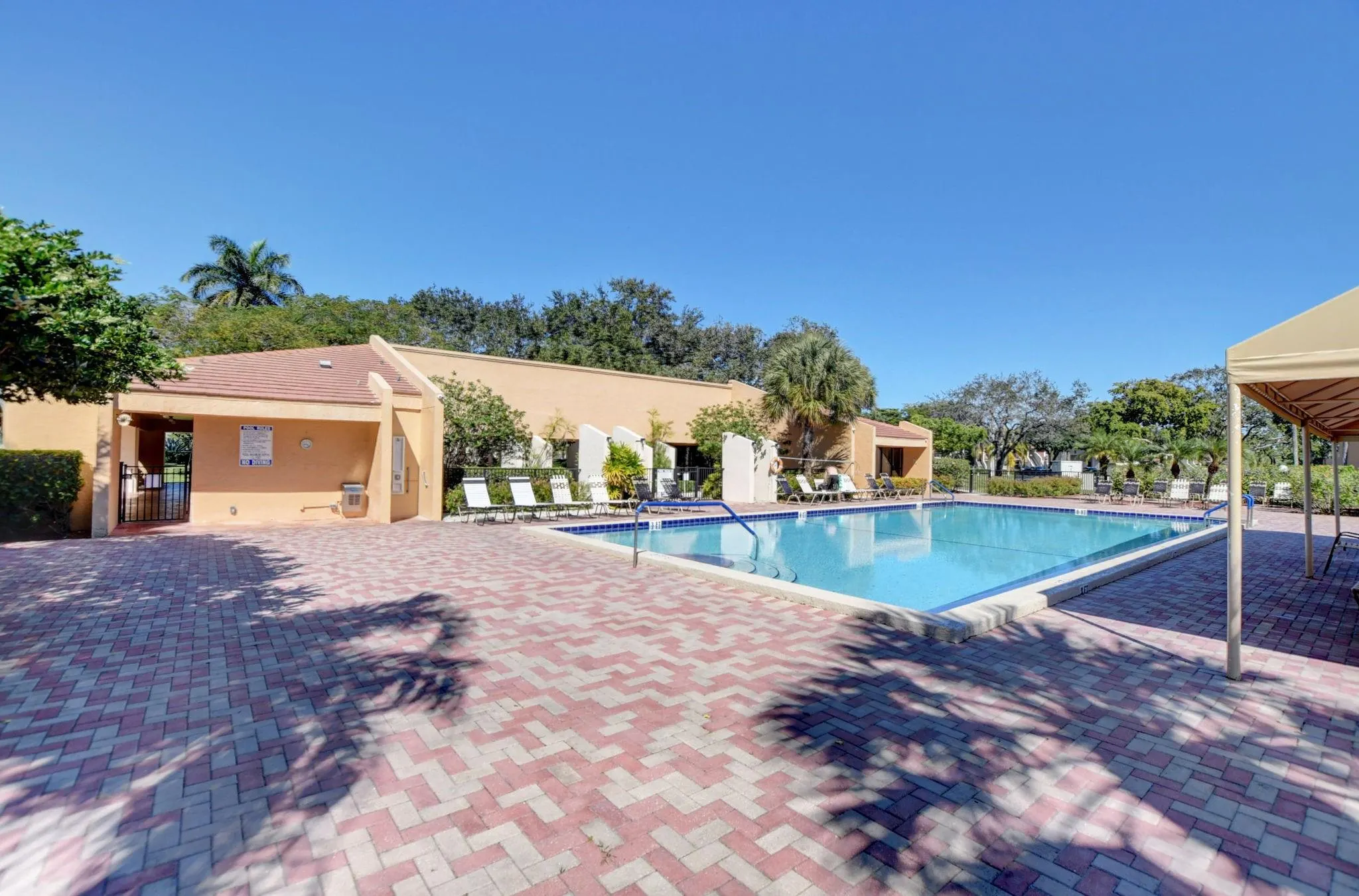 6033 Coral Lake Dr, #6033