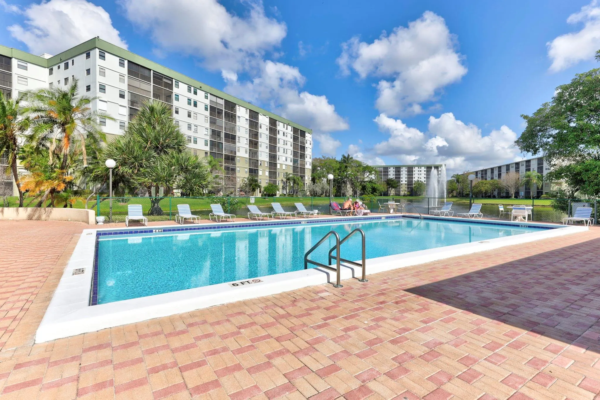 2334 S Cypress Bend Dr, #511