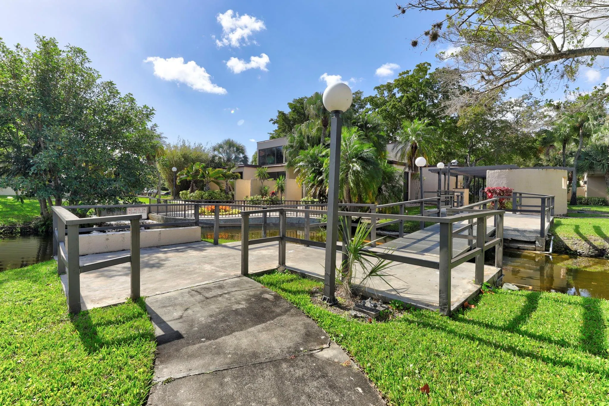 2334 S Cypress Bend Dr, #511