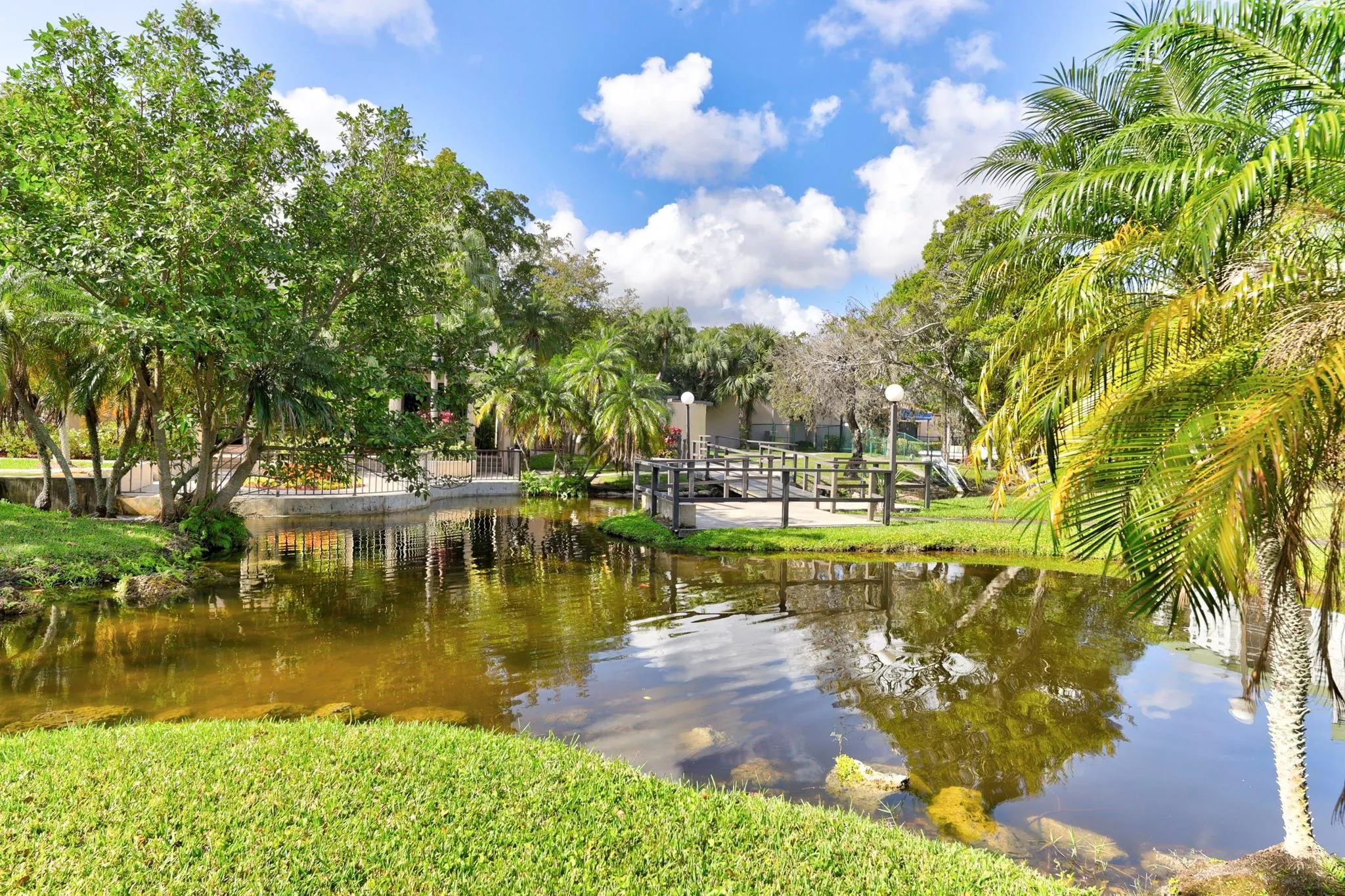 2334 S Cypress Bend Dr, #511