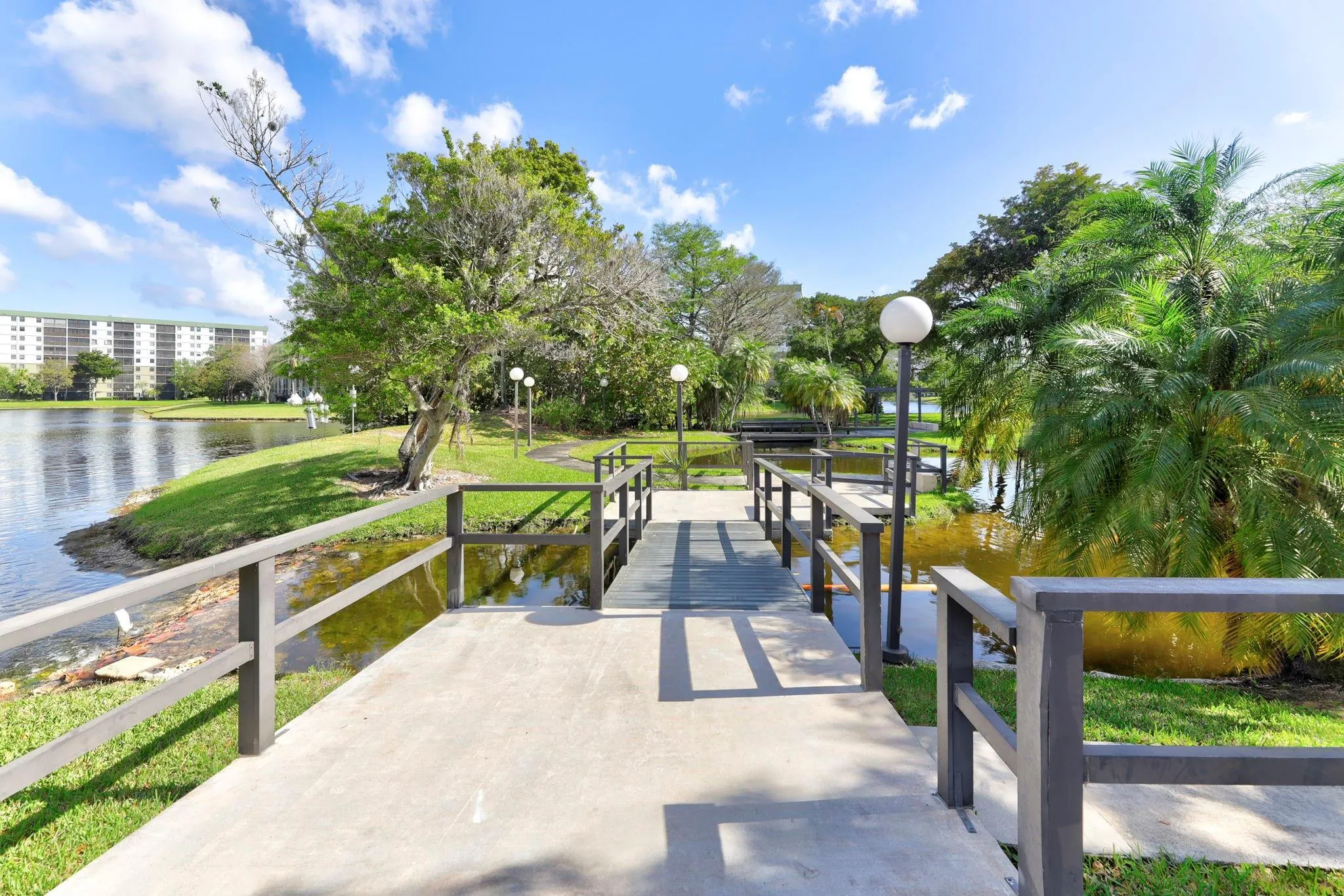 2334 S Cypress Bend Dr, #511