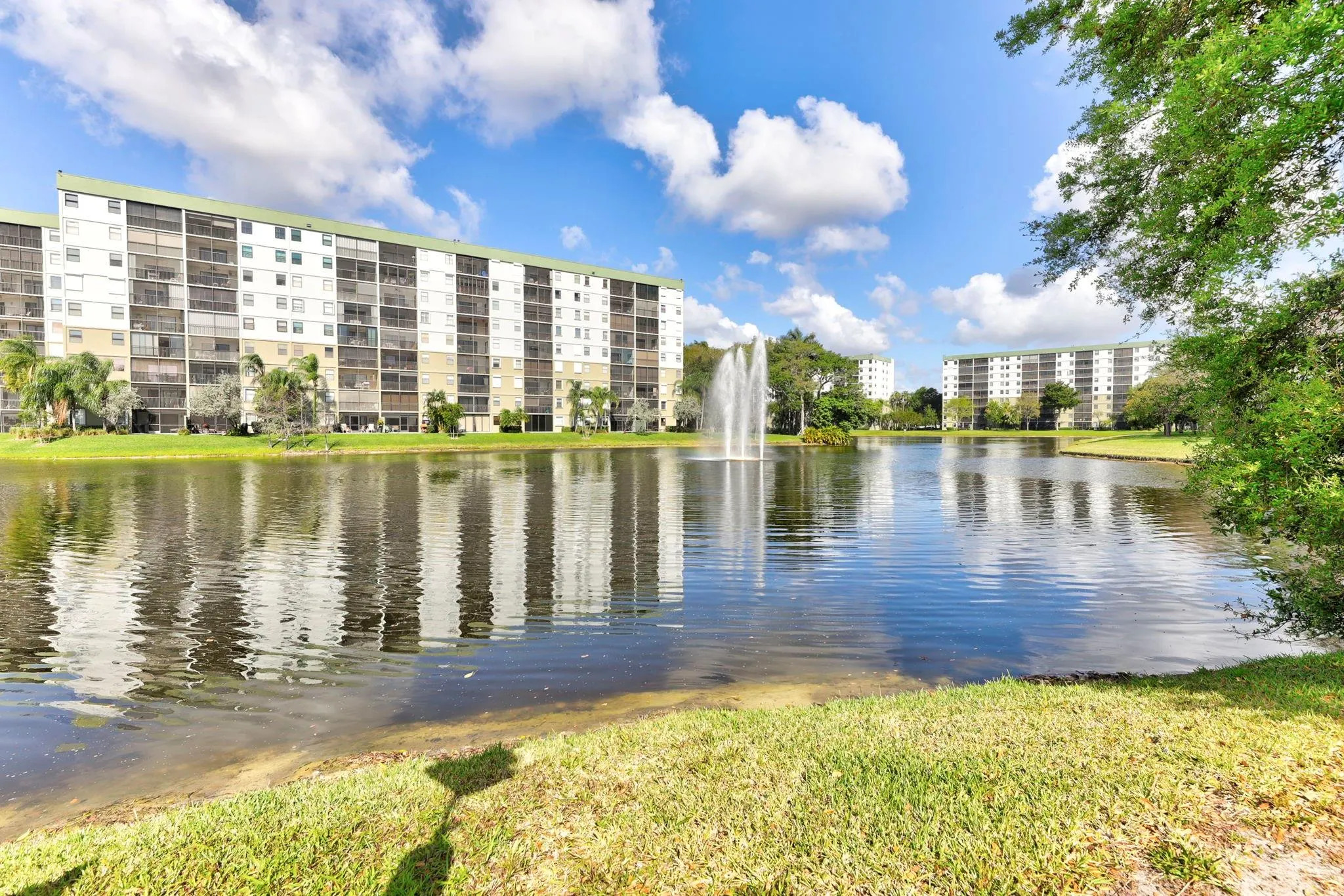 2334 S Cypress Bend Dr, #511