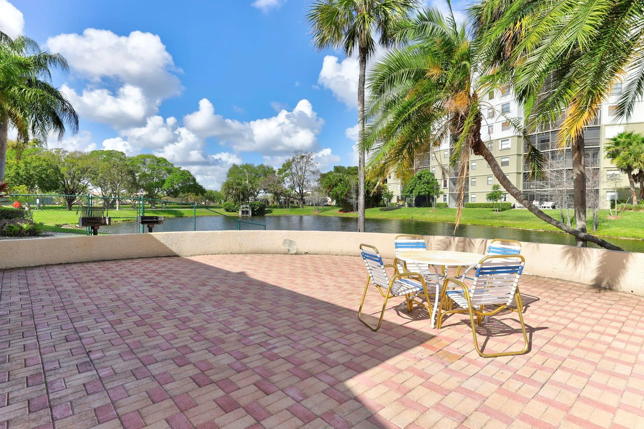 2334 S Cypress Bend Dr, #511