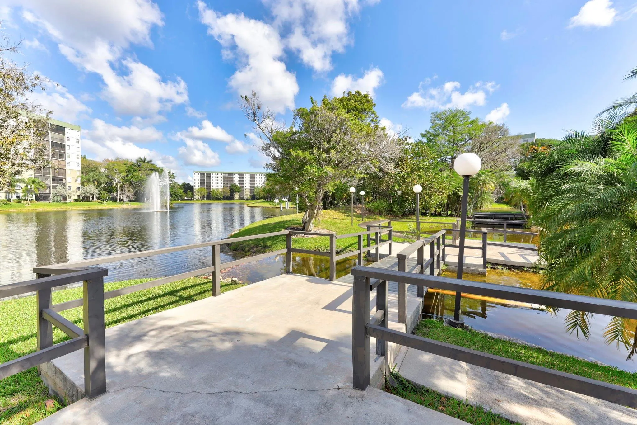 2334 S Cypress Bend Dr, #511