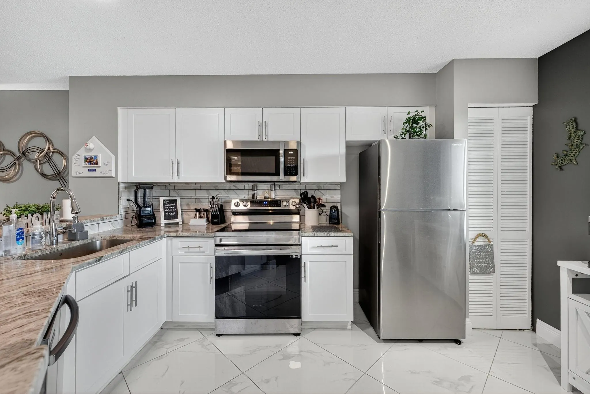 2334 S Cypress Bend Dr, #511
