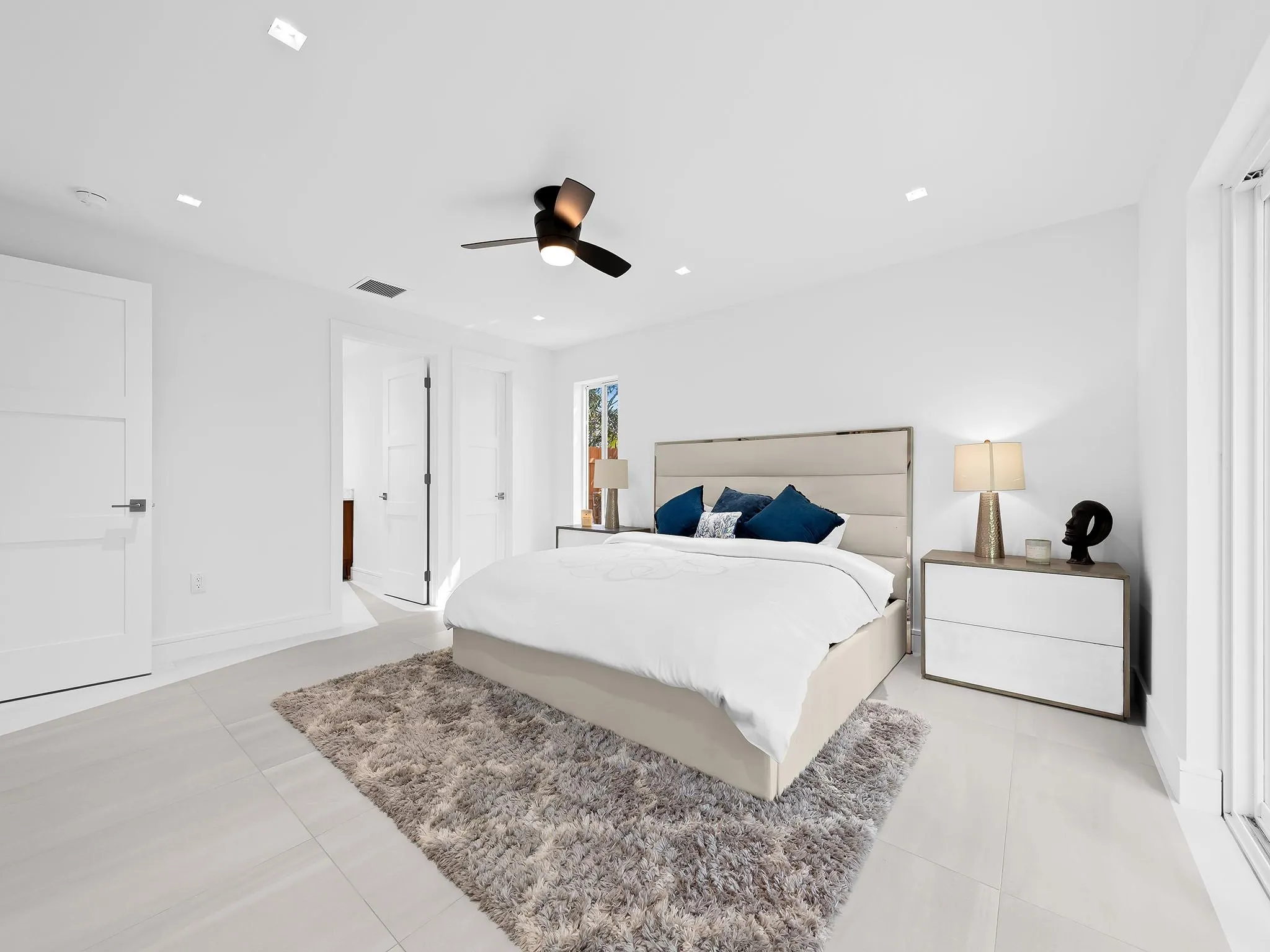 332 NE 29th St