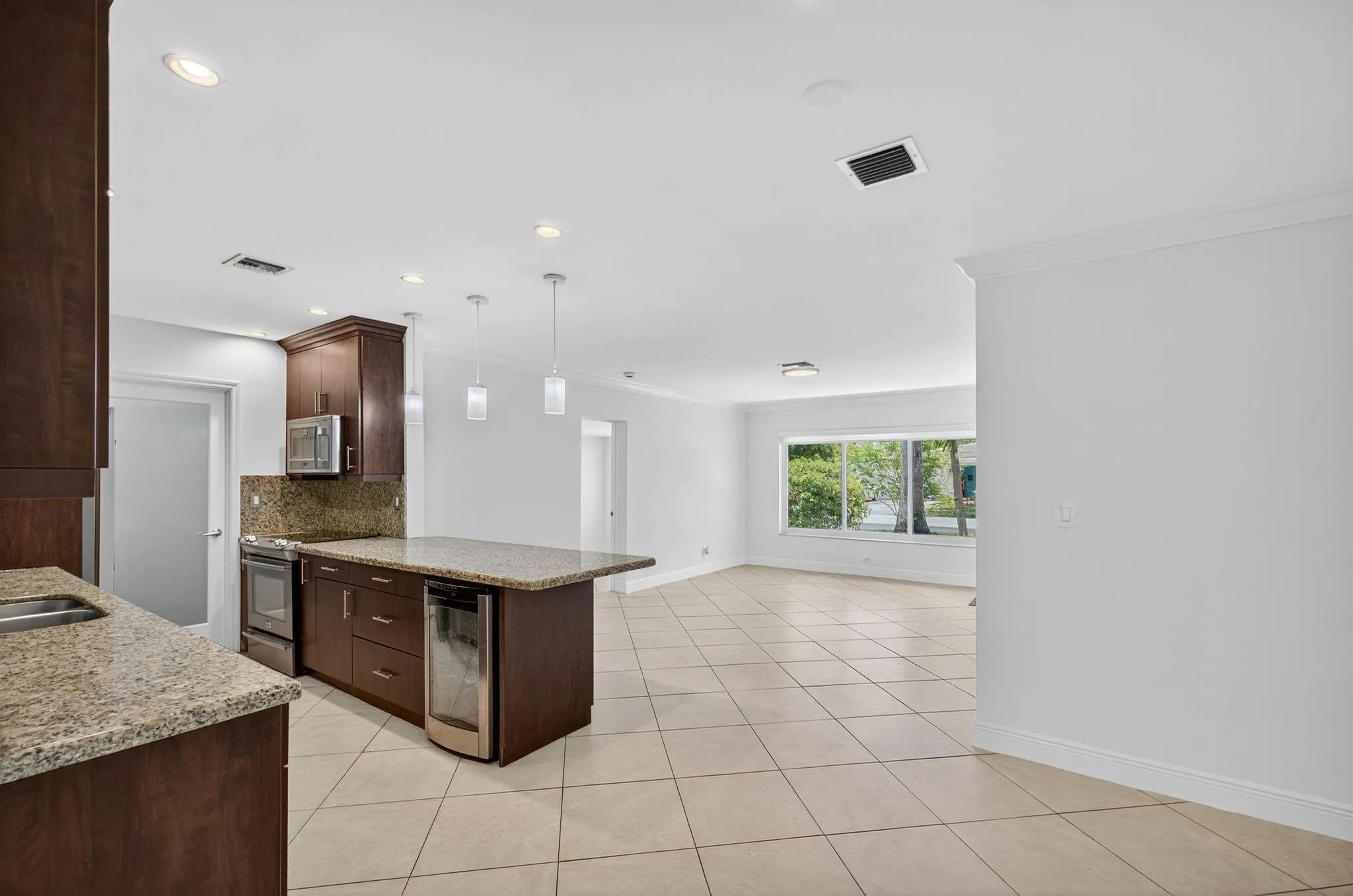 316 NW 24th St