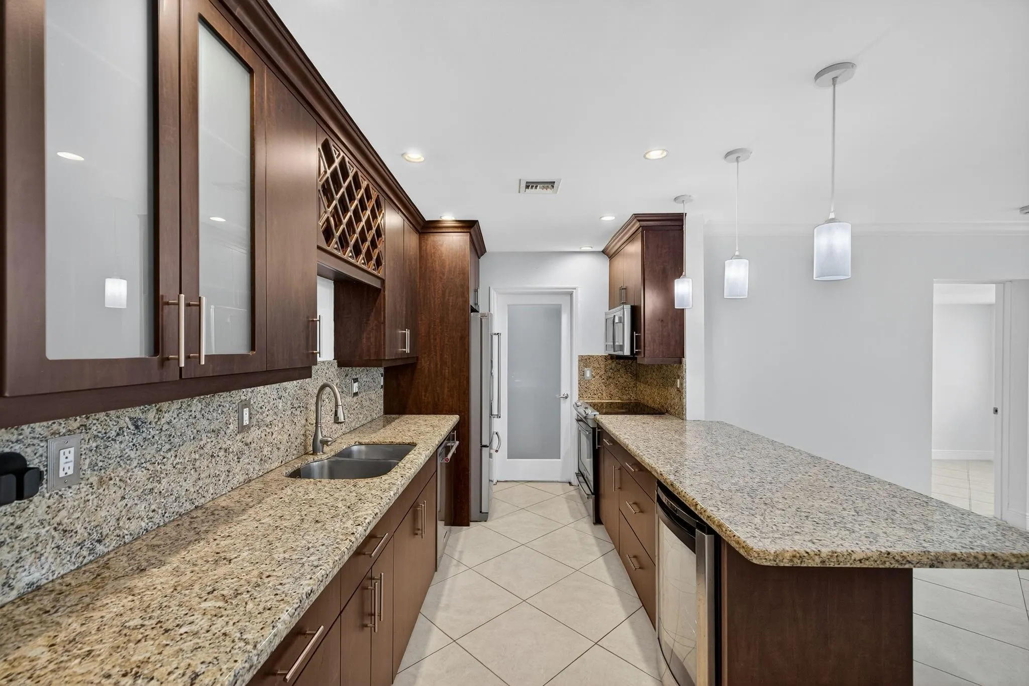 316 NW 24th St