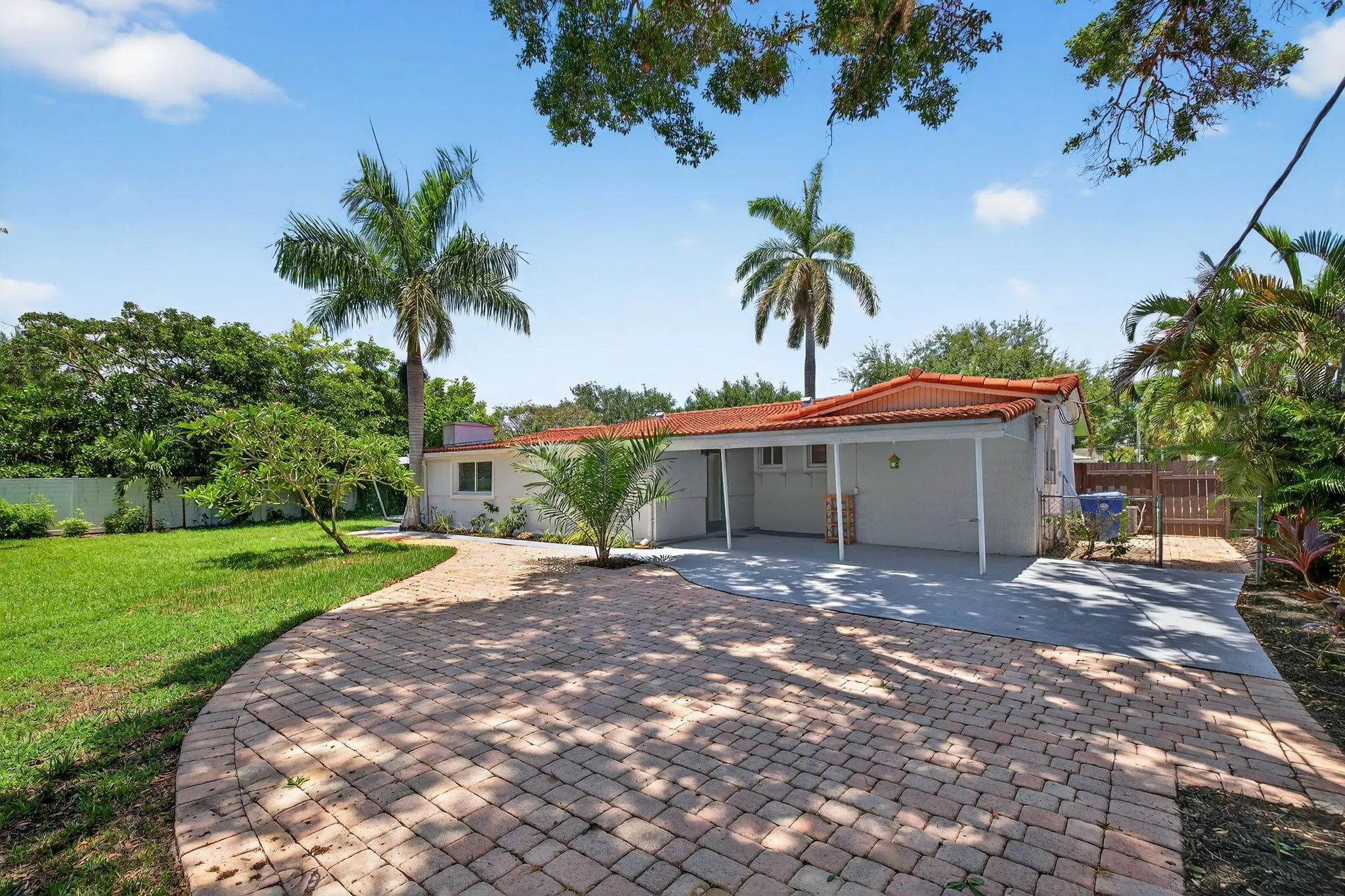 316 NW 24th St