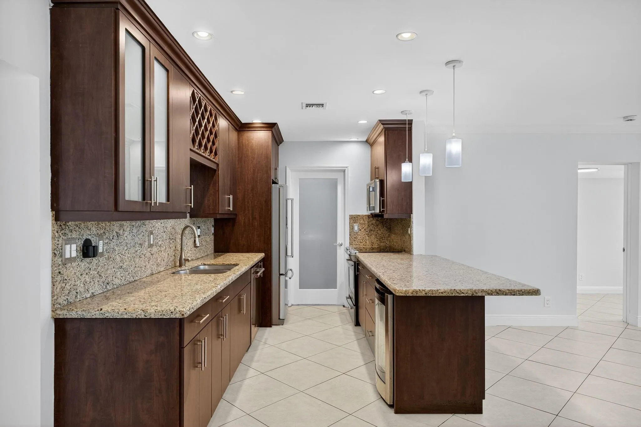 316 NW 24th St