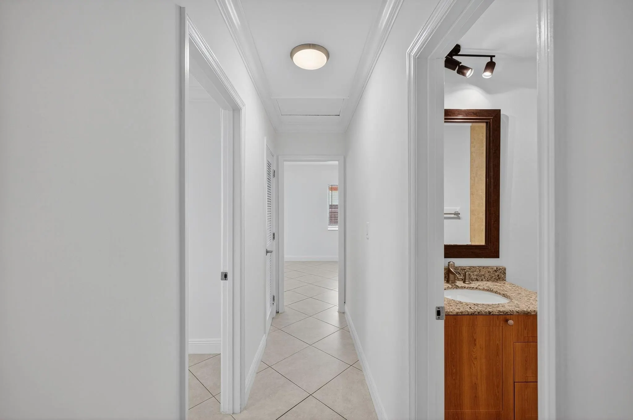 316 NW 24th St