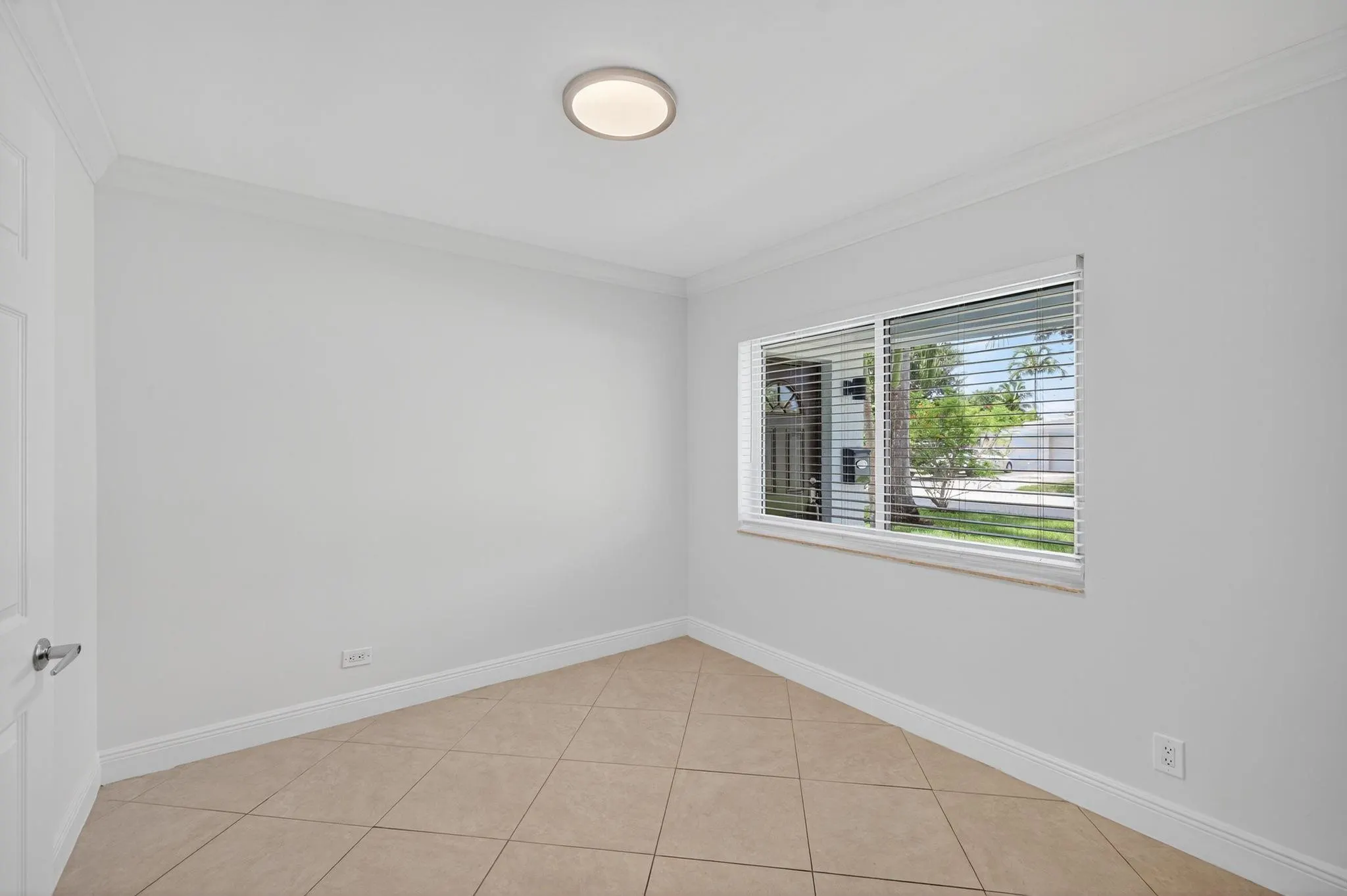 316 NW 24th St
