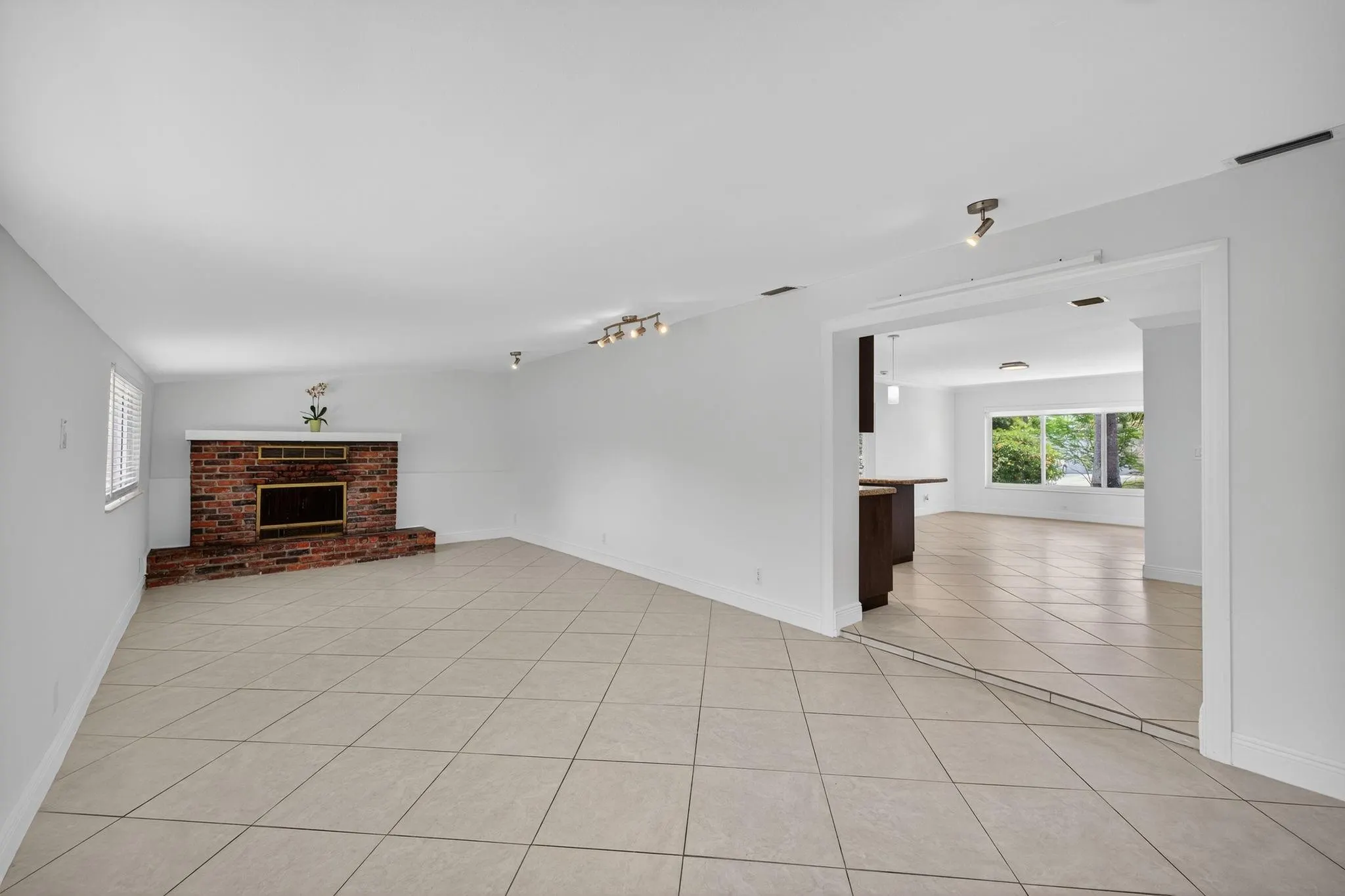 316 NW 24th St