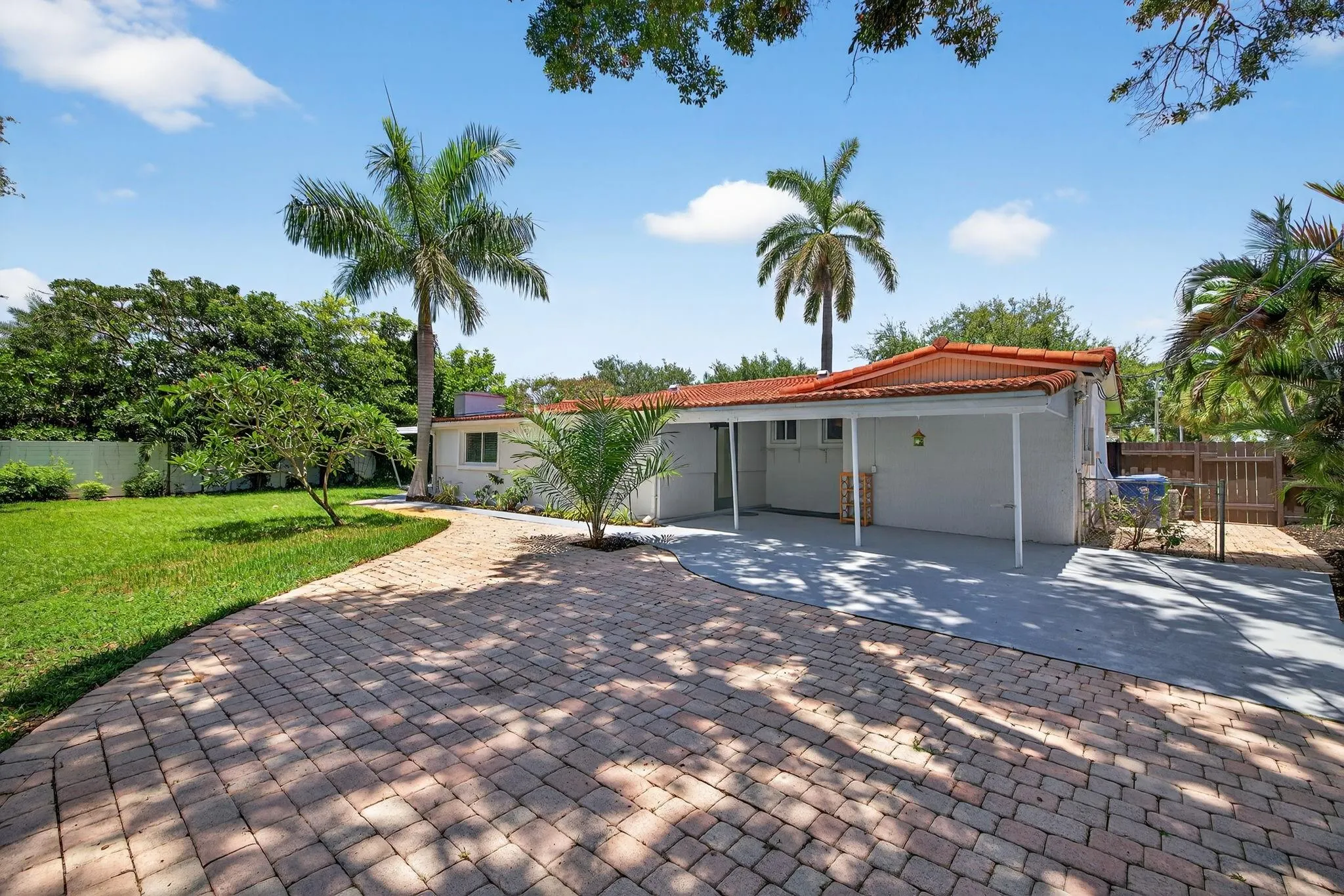 316 NW 24th St