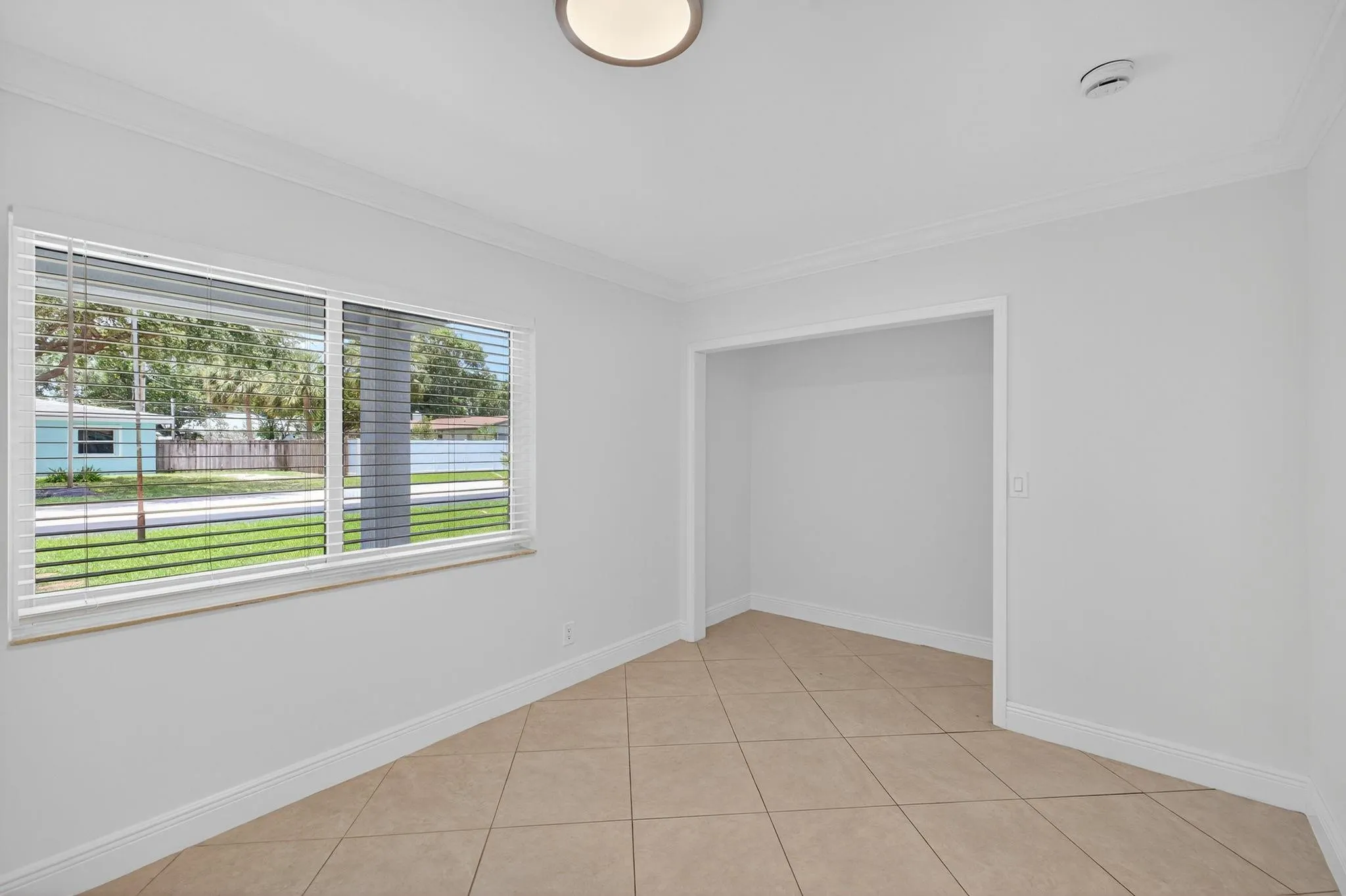 316 NW 24th St