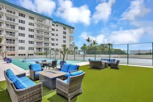 1800 S Ocean Blvd, #1002