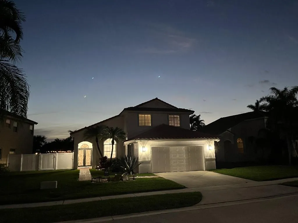 19000 NW 10th St