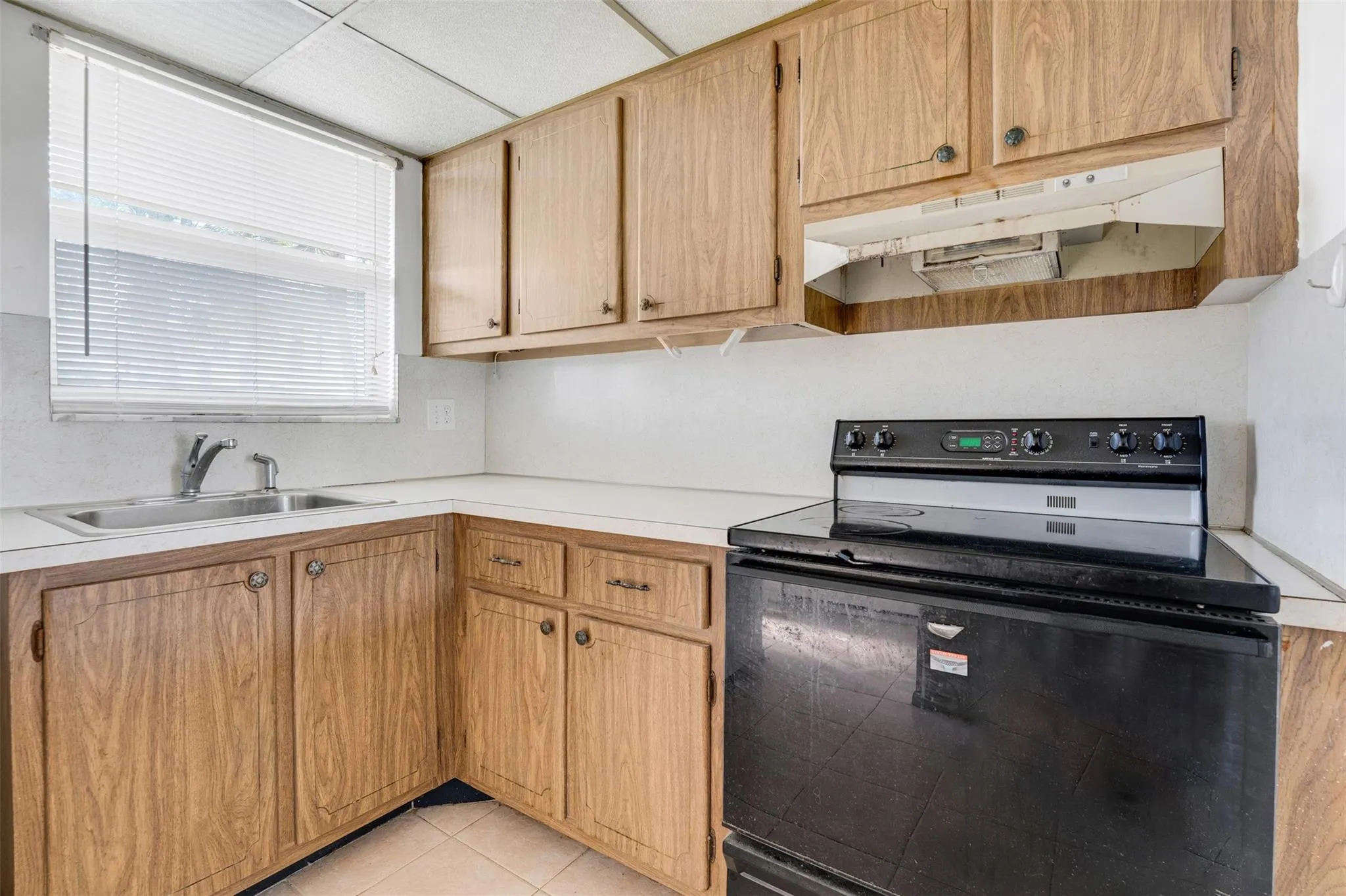 8510 Sunrise Lakes Blvd, #208