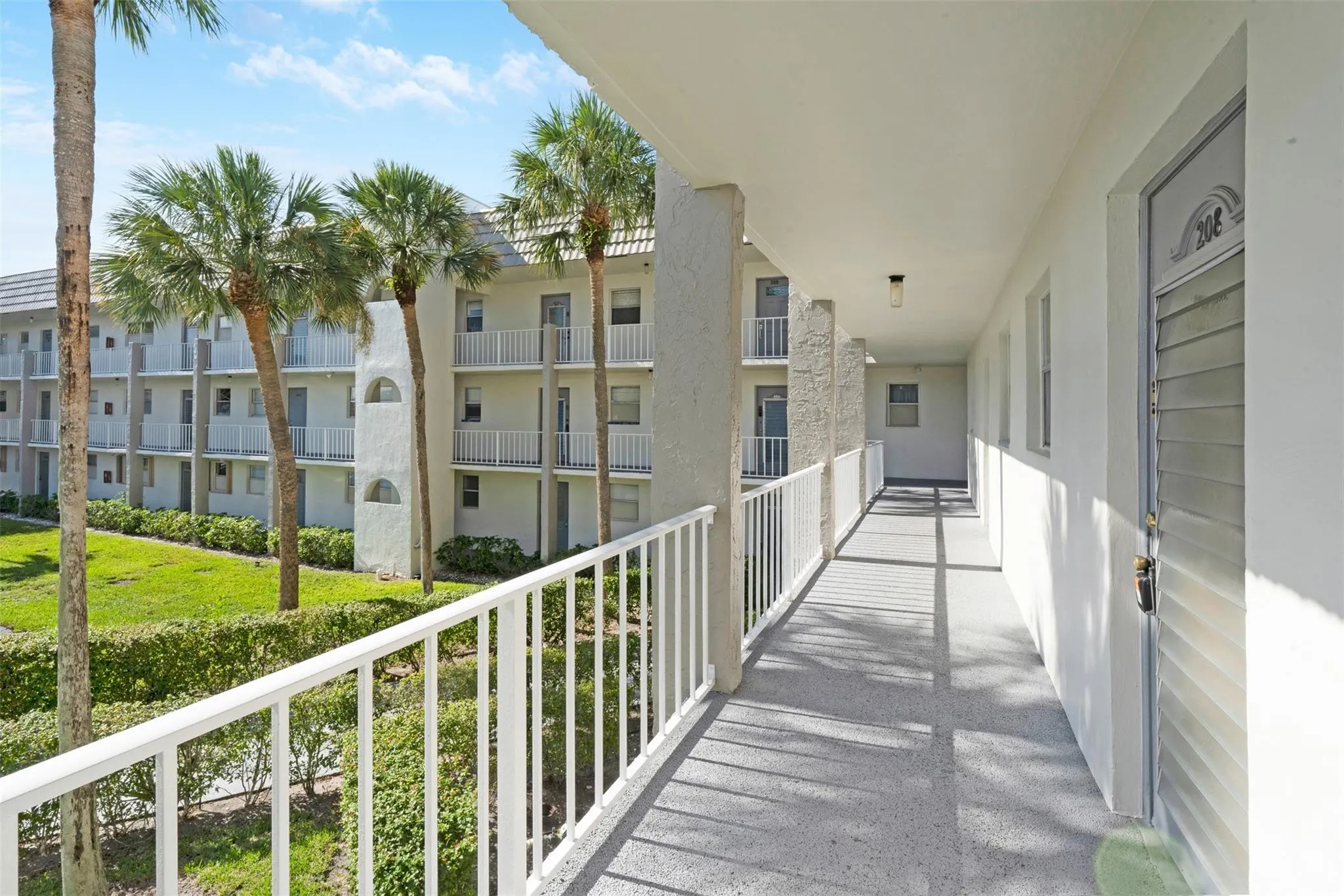 8510 Sunrise Lakes Blvd, #208