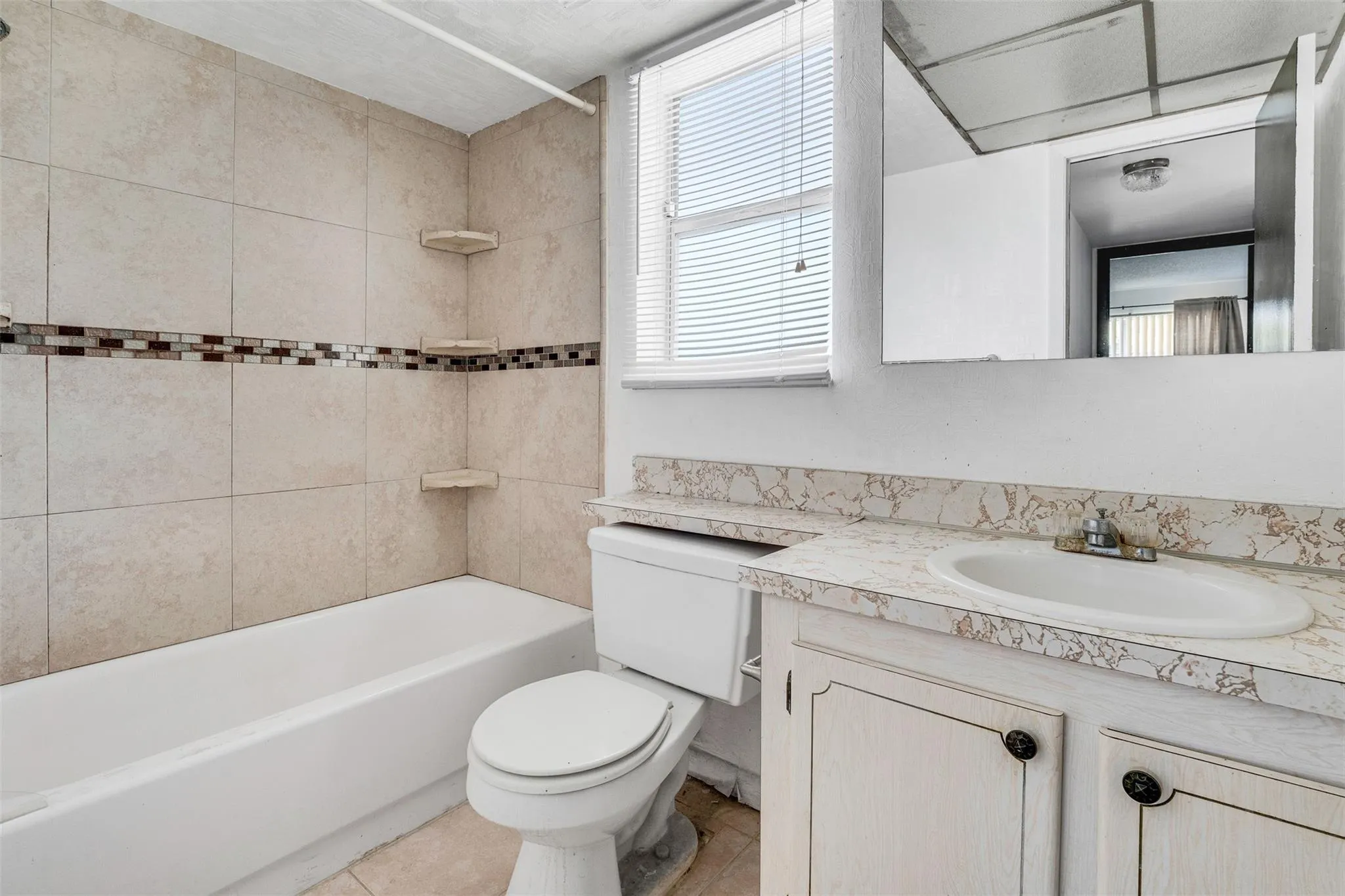 8510 Sunrise Lakes Blvd, #208