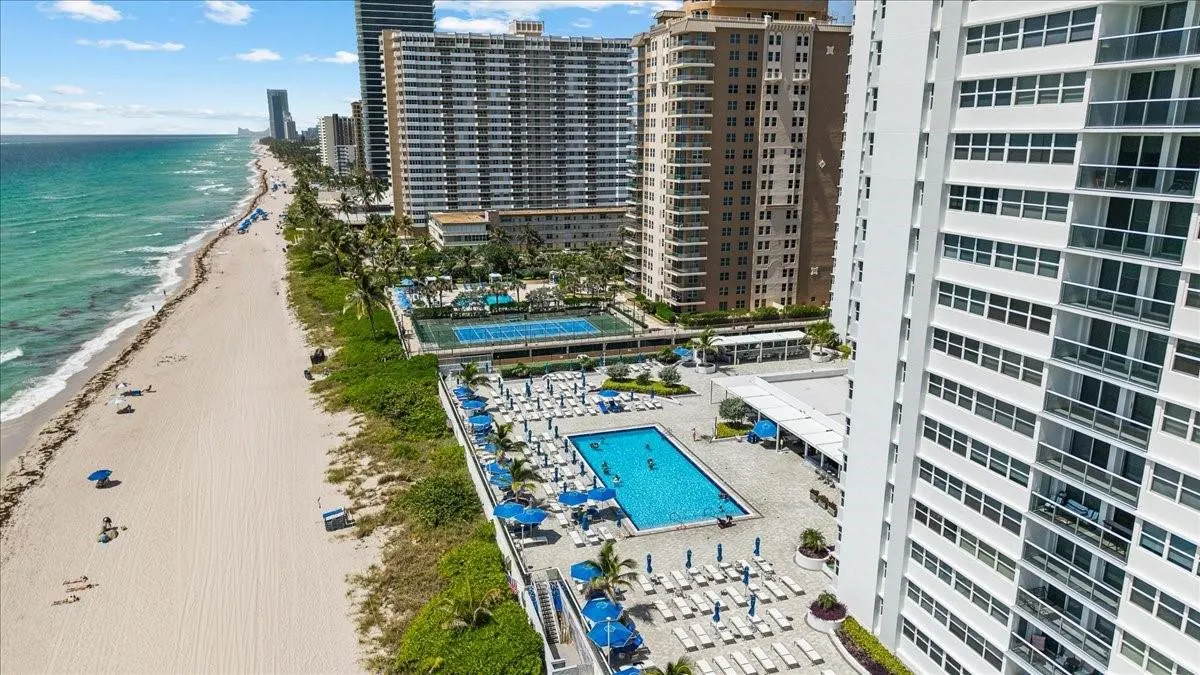 1890 S Ocean Dr, #PH4