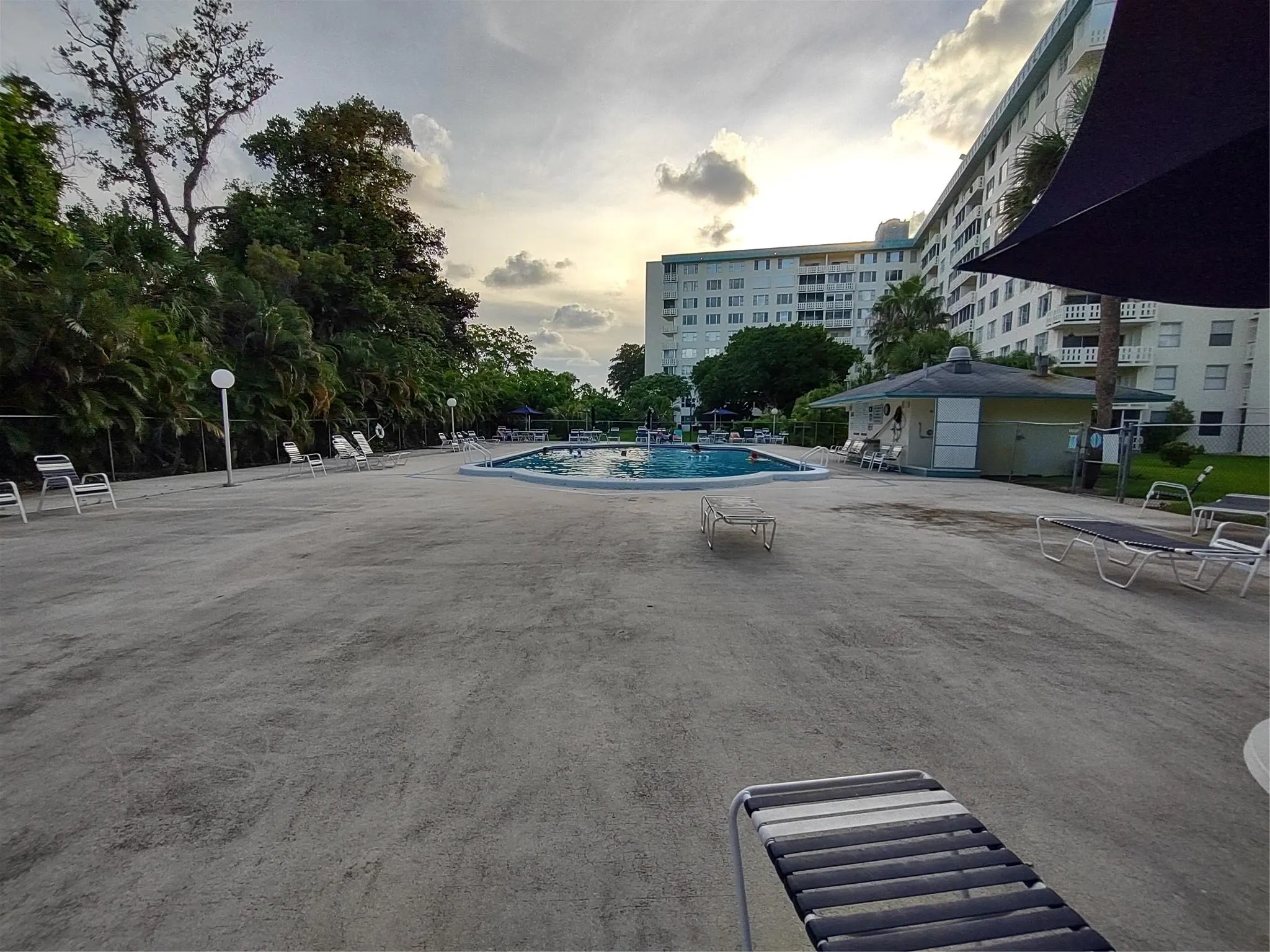 4200 Hillcrest Drive, #405