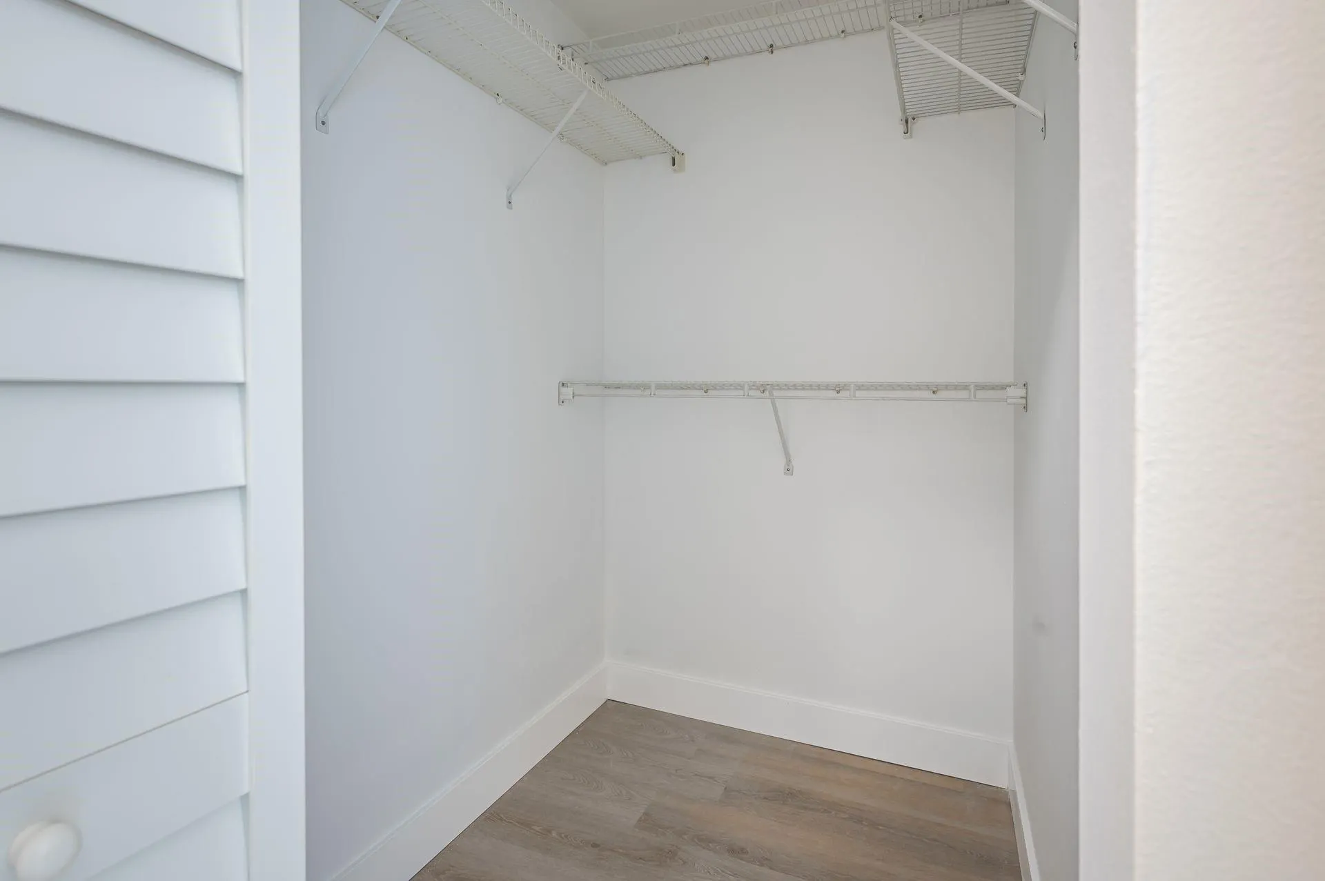 1041 AMHERST AVE