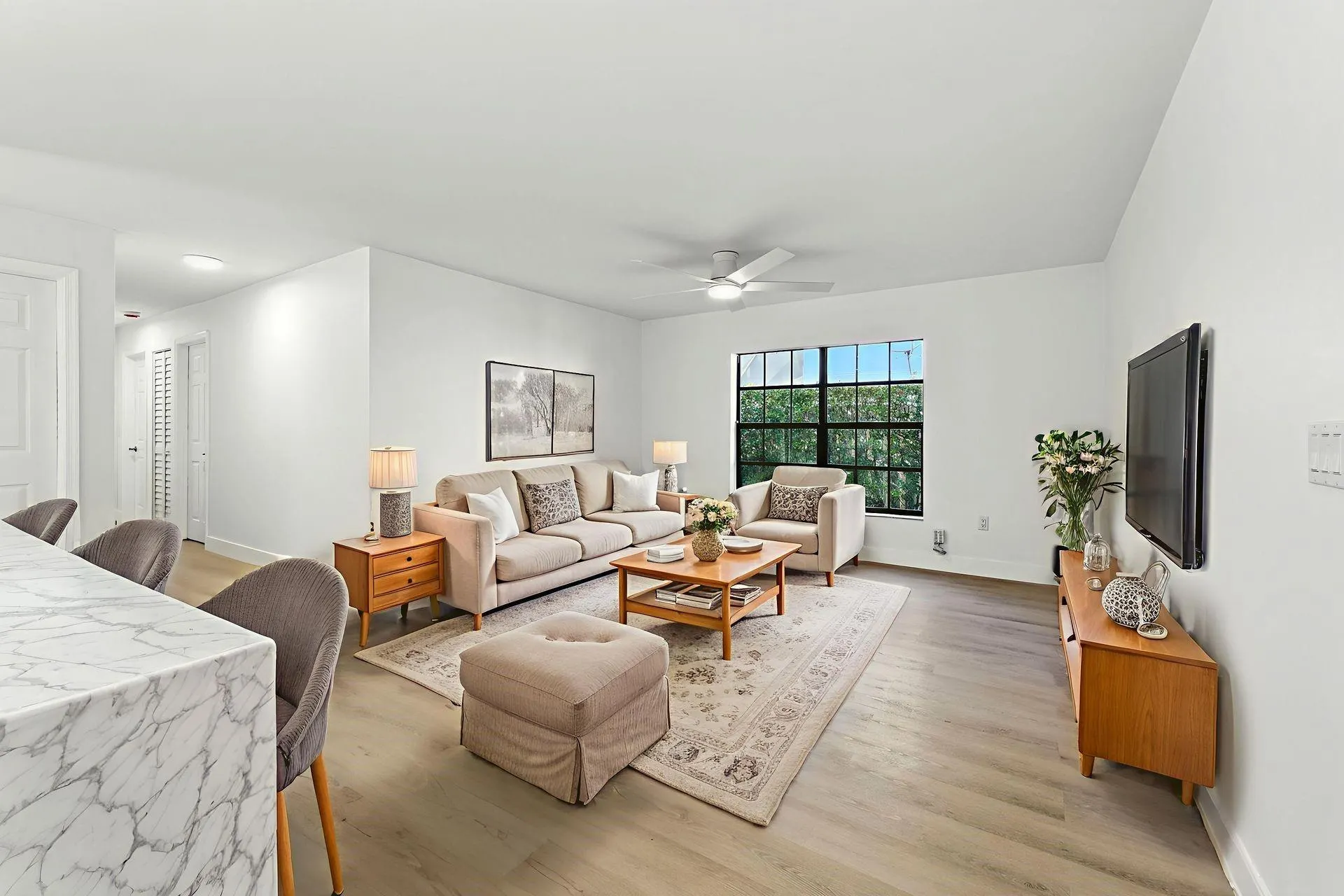 1041 AMHERST AVE