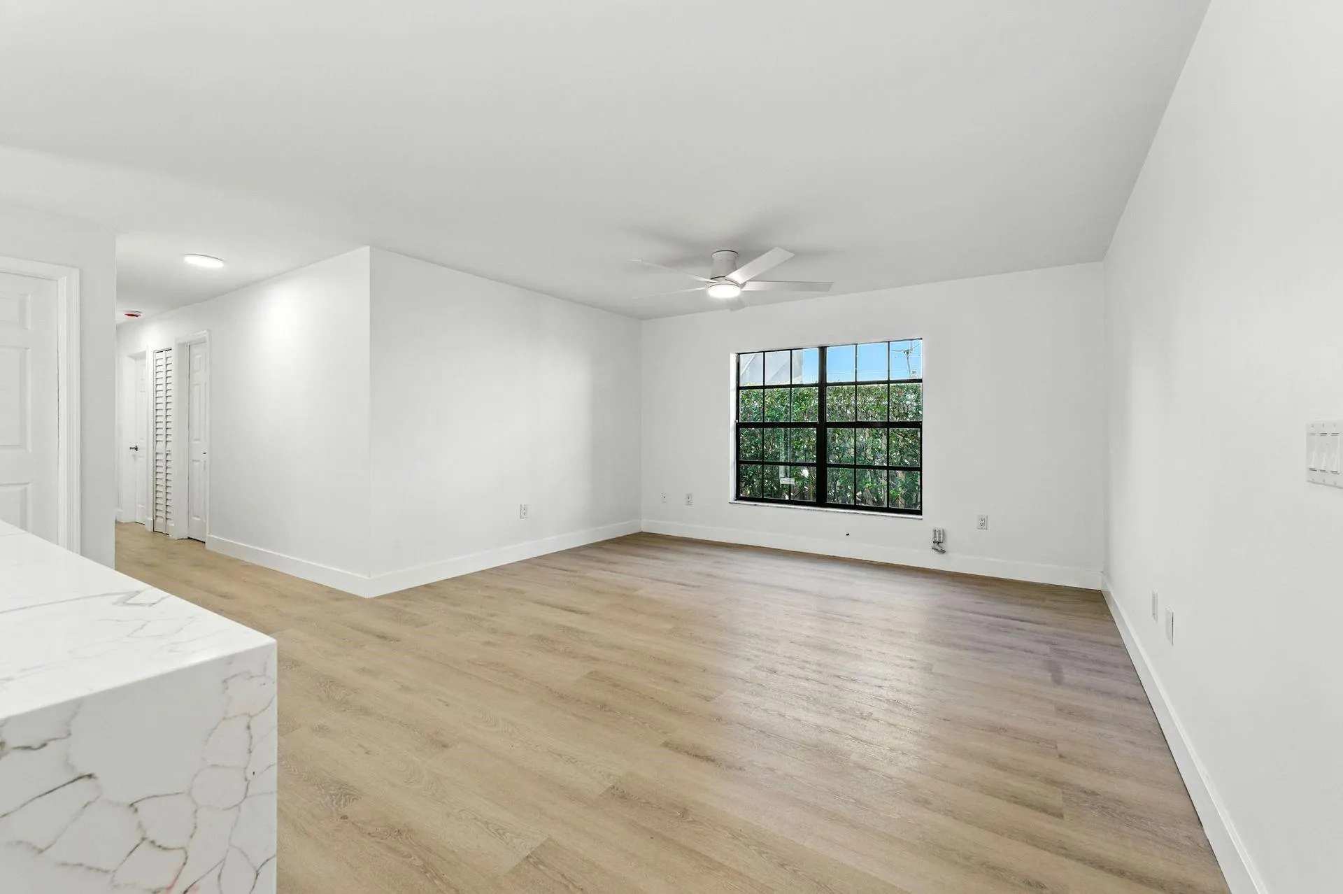 1041 AMHERST AVE