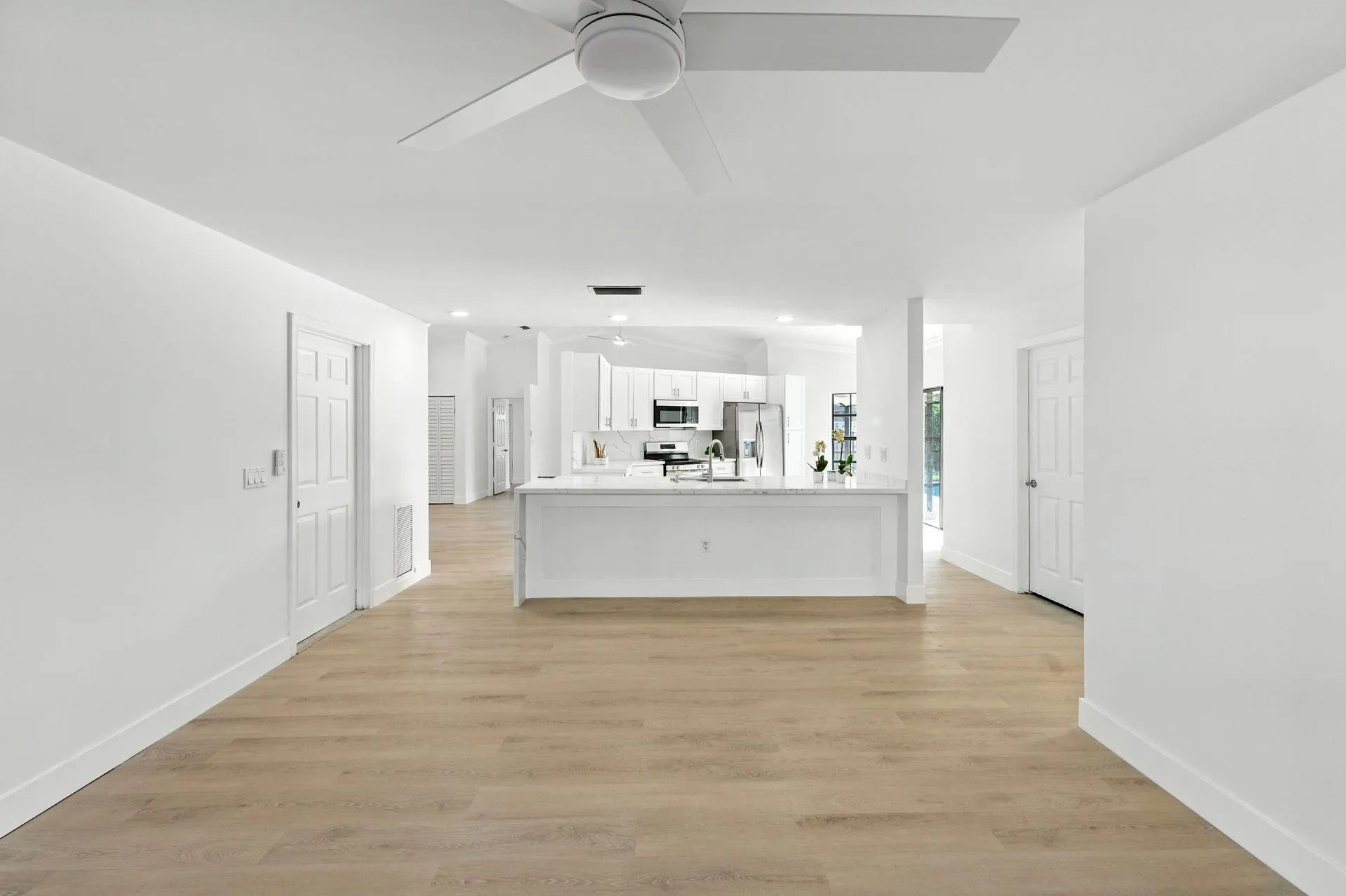 1041 AMHERST AVE